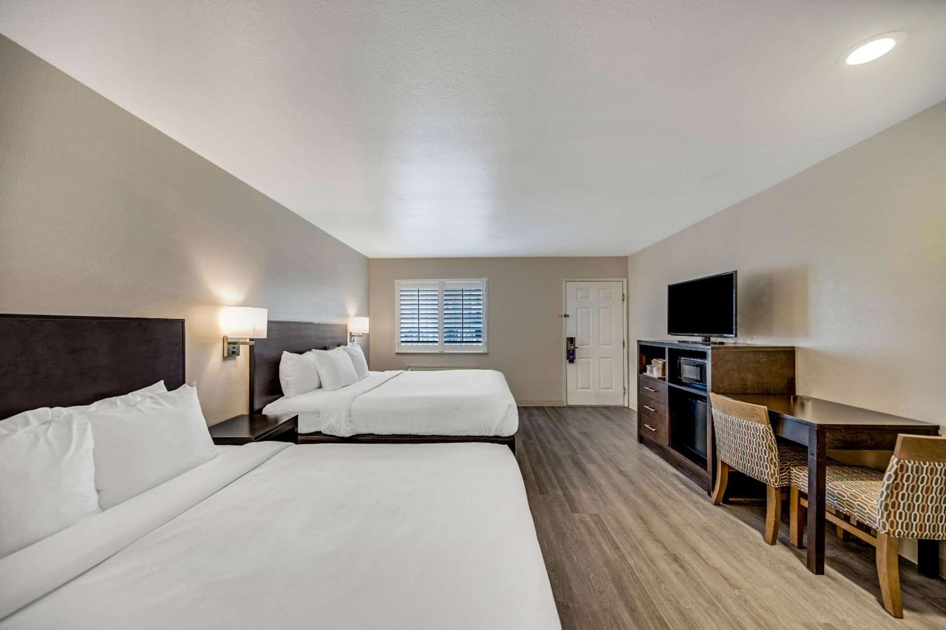 Comfort Inn Beach Boardwalk gallery photo in Santa Cruz, CA — image 35