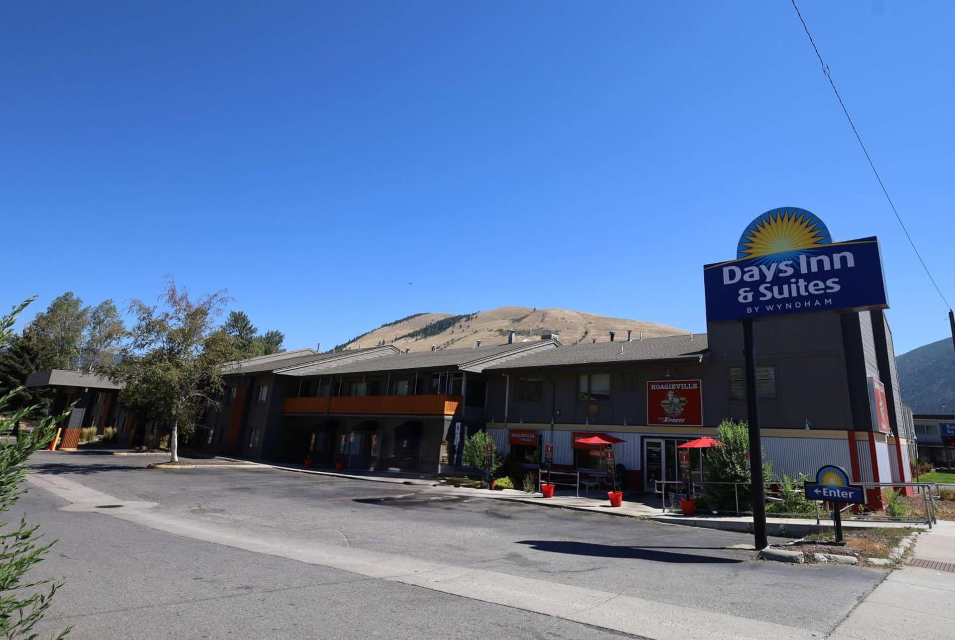 Days Inn and Suites by Wyndham Downtown Missoula-University property views in Missoula, MT — gallery photo 3
