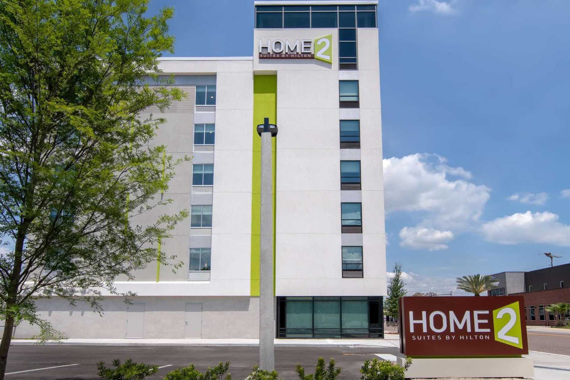 Home2 Suites By Hilton Jacksonville Downtown interior in Jacksonville, FL — gallery photo 2