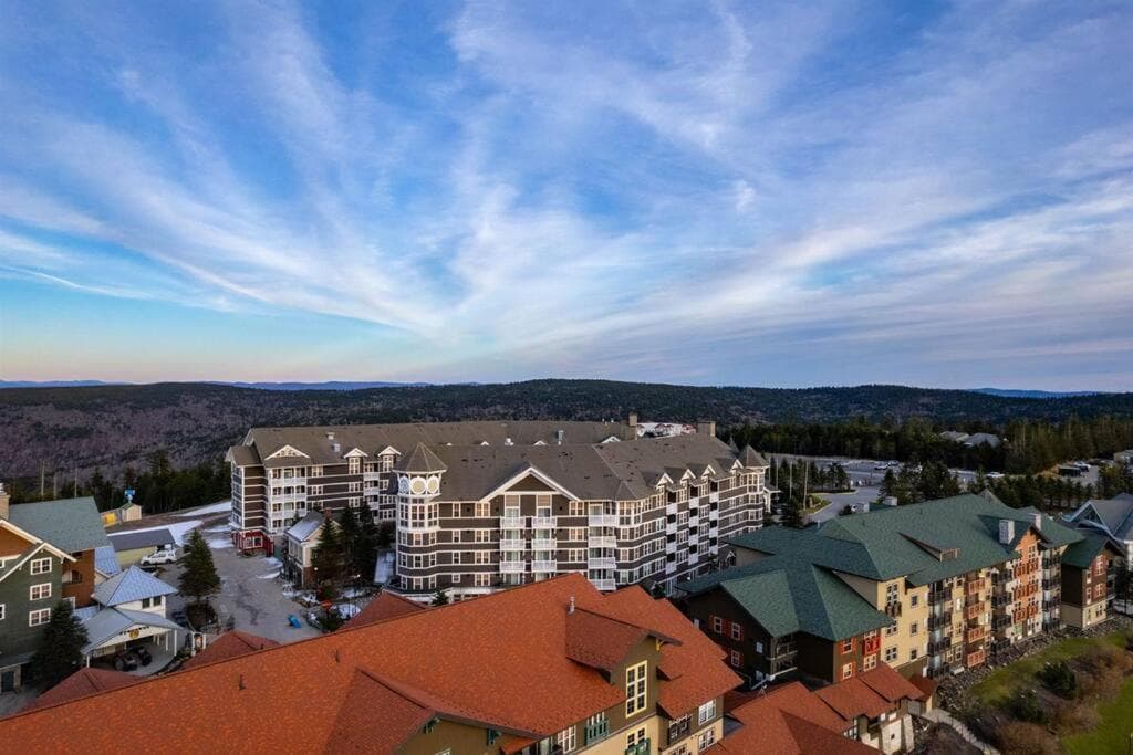 Snowshoe Resort 2BR Ski-InOut Condo, Hot Tub featured exterior or lobby in Snowshoe — similar hotel