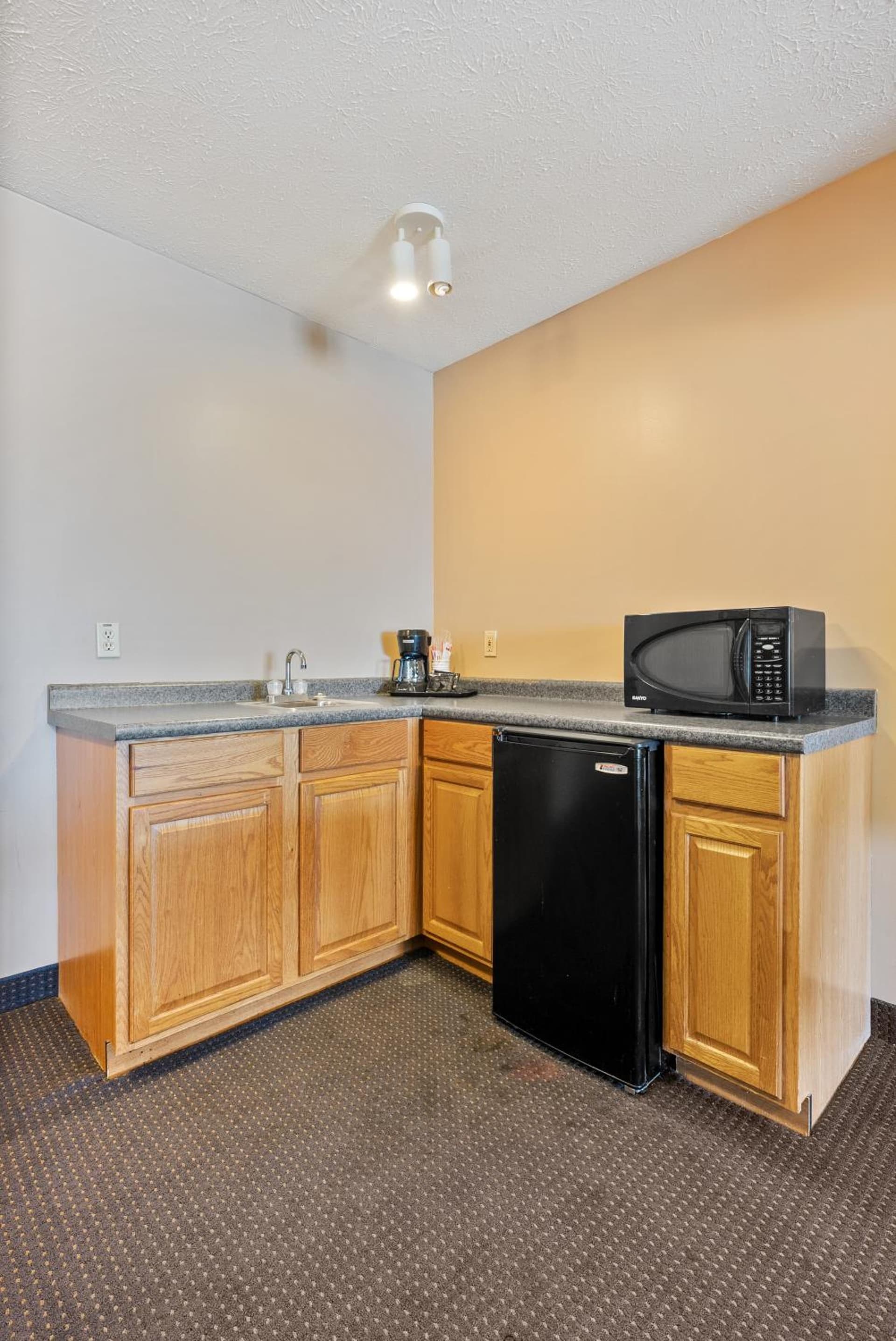 Bayshore Resort Downtown Put-in-Bay Island gallery photo in Put-in-Bay, OH — image 35