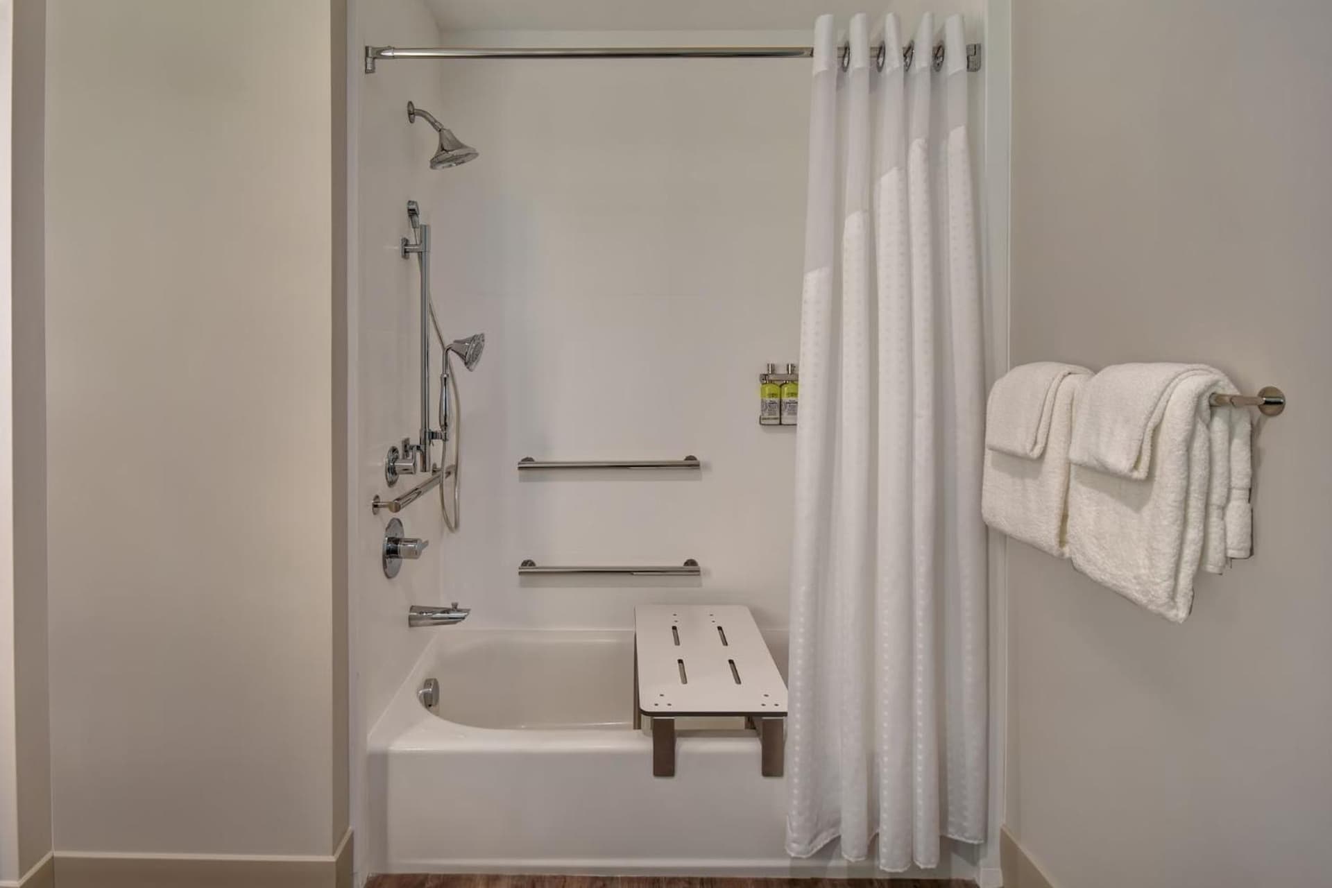 Holiday Inn Express & Suites - Galveston Beach by IHG gallery photo in Galveston, TX — image 6