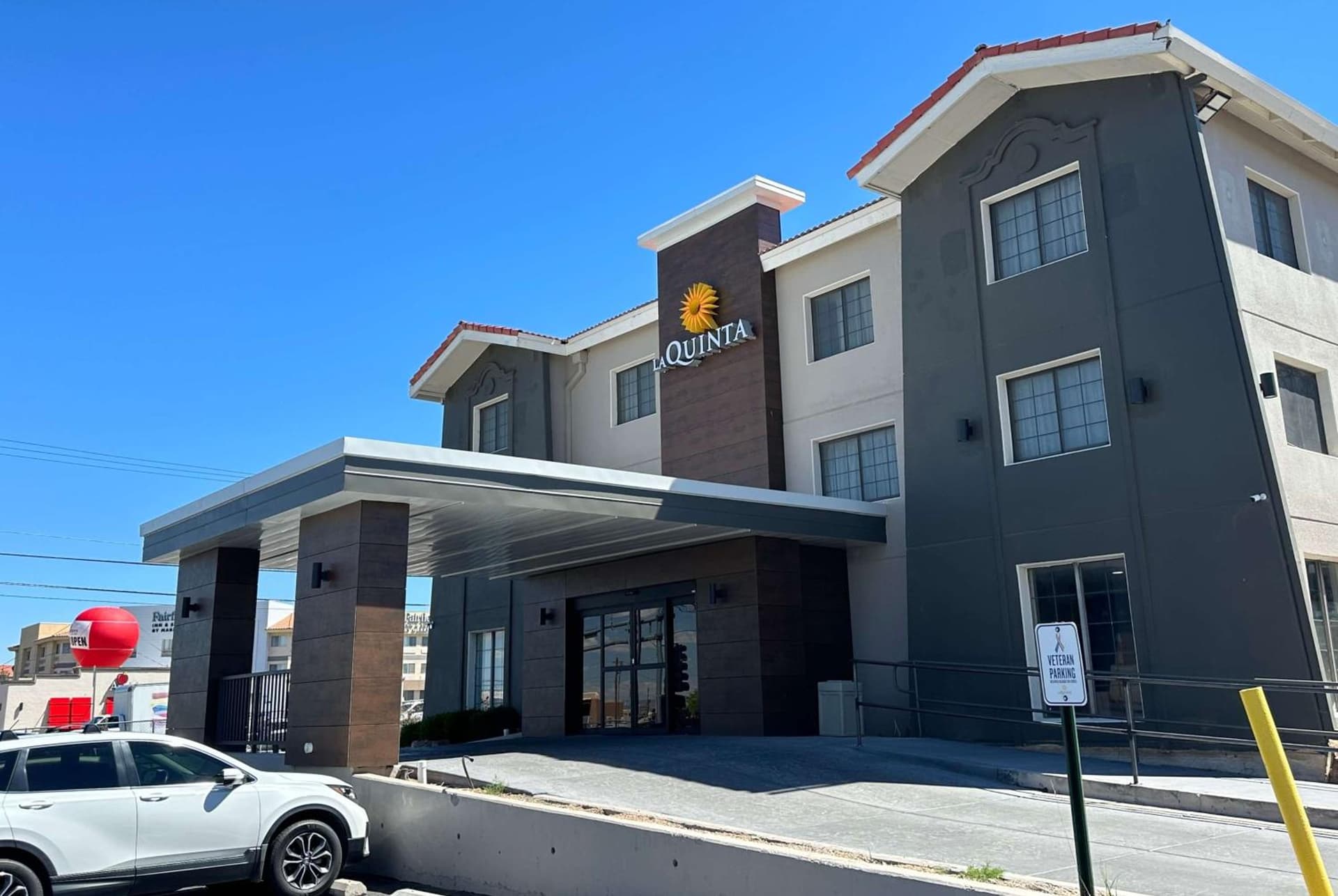 La Quinta Inn by Wyndham Albuquerque Airport interior in Albuquerque, NM — gallery photo 2