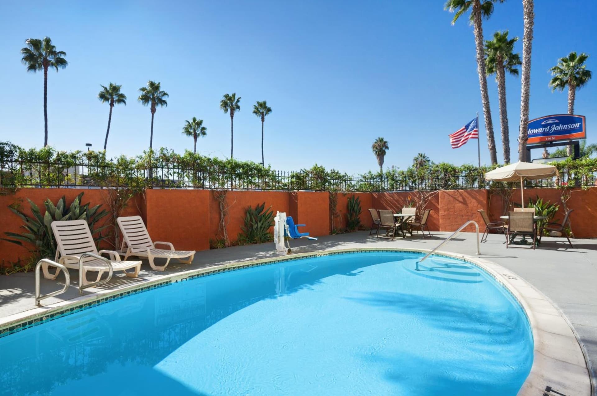 Howard Johnson by Wyndham San Diego Sea World gallery photo in San Diego, CA — image 33