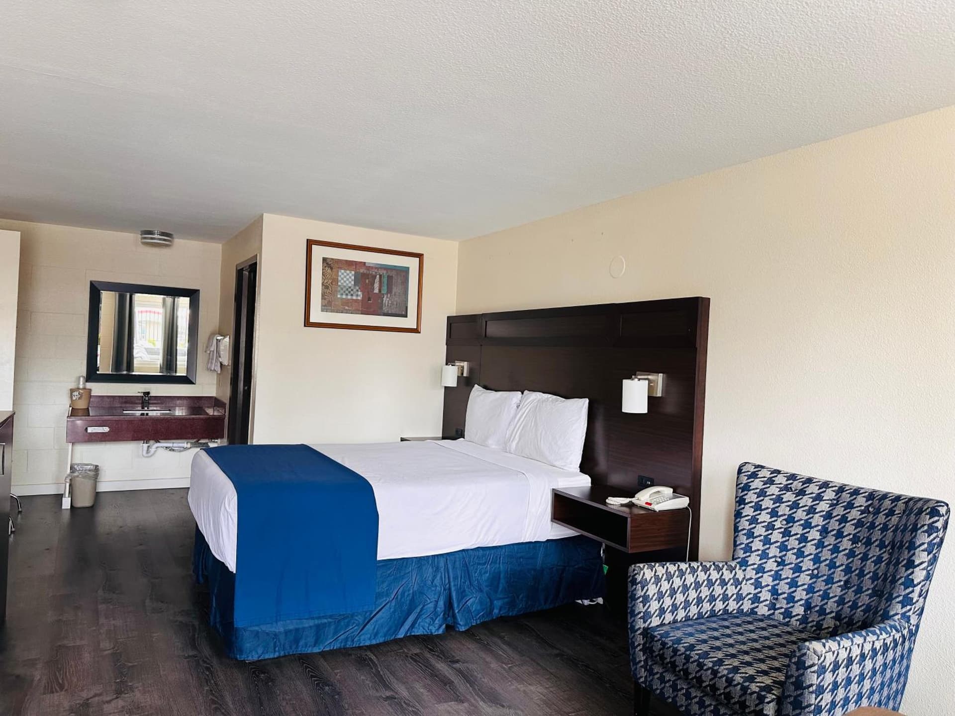 Northwoods Motel gallery photo in Blaine, WA — image 14