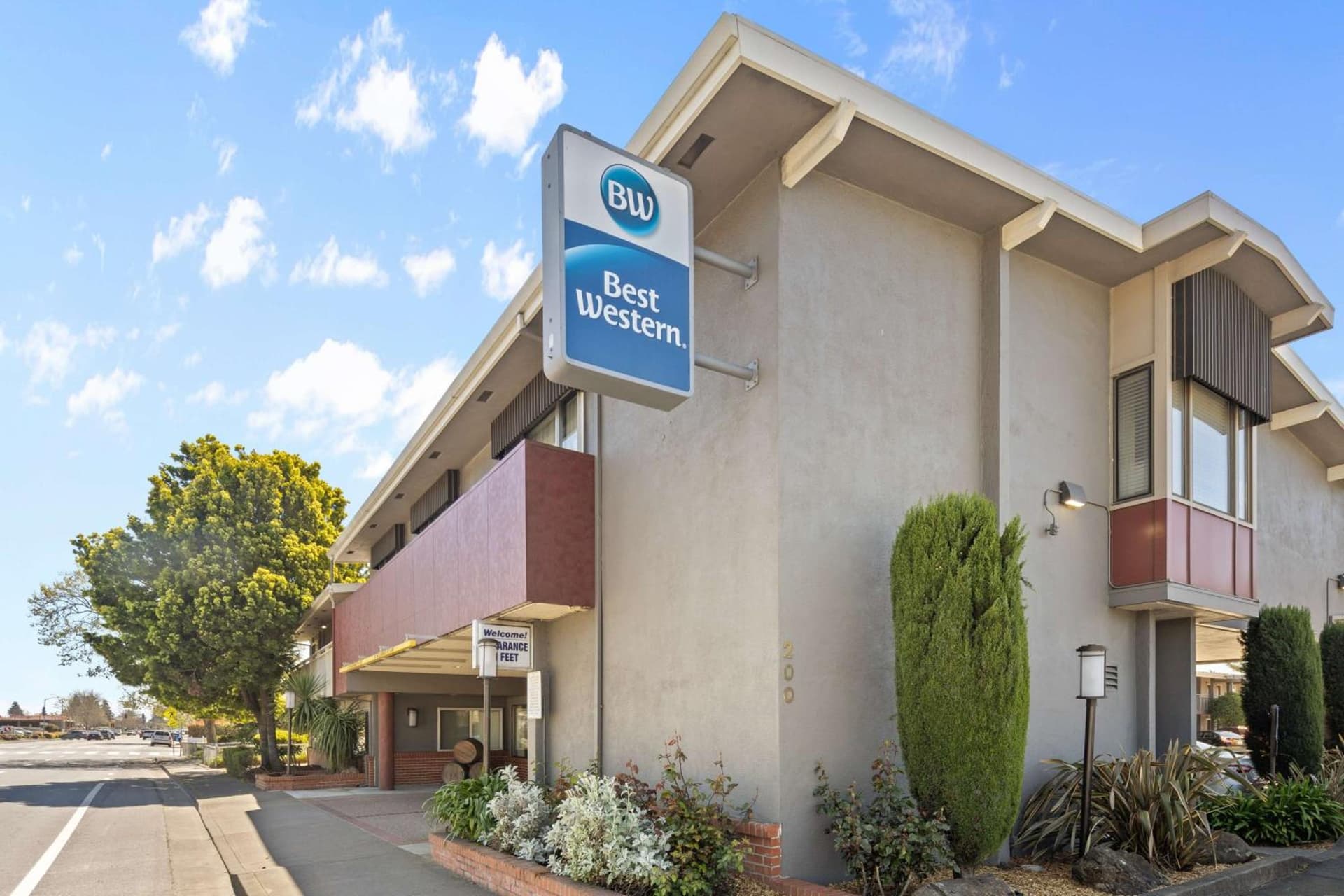 Best Western Petaluma Inn featured exterior or lobby in Petaluma, CA — similar hotel
