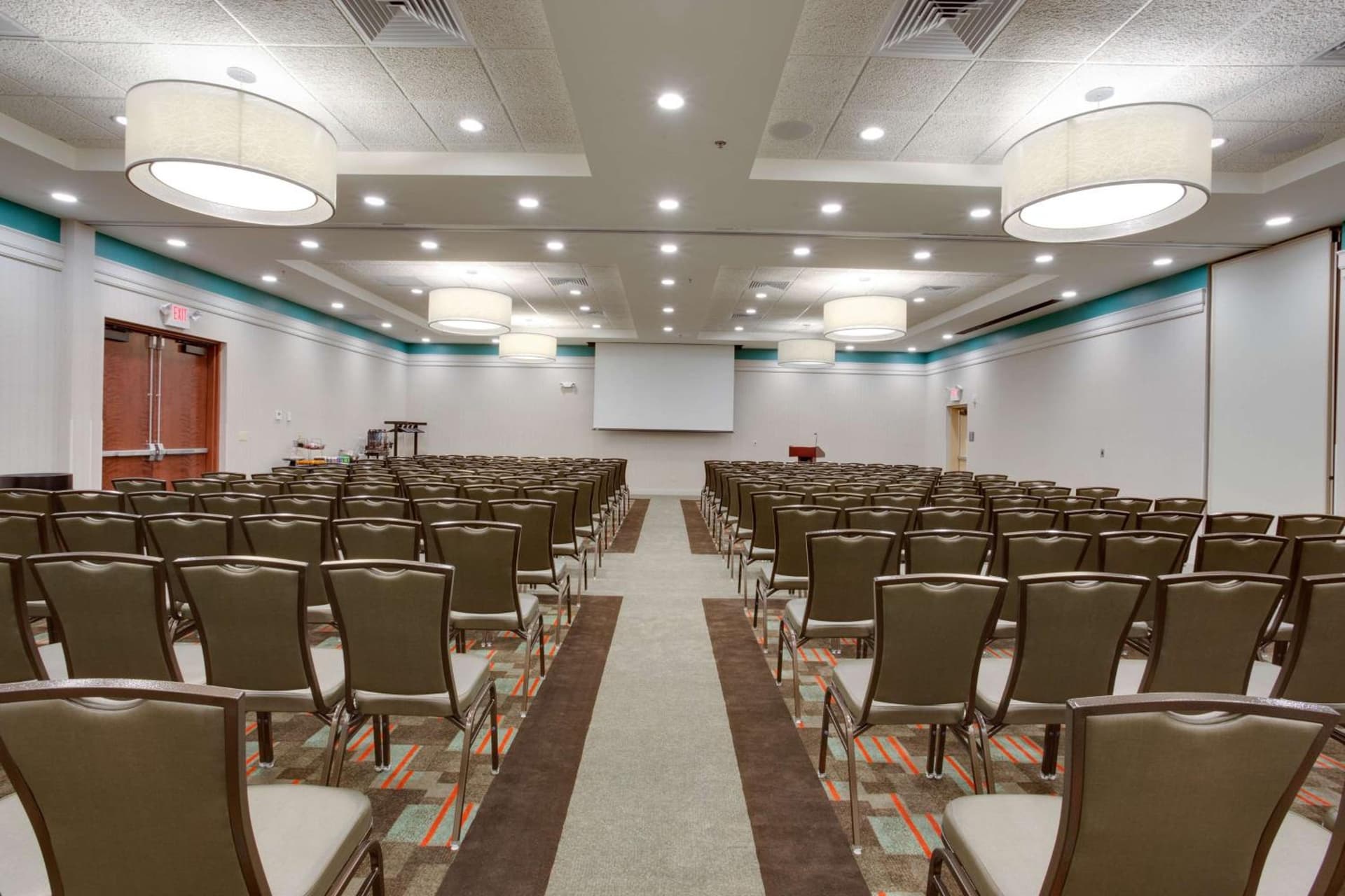 Drury Inn & Suites Charlotte Arrowood gallery photo in Charlotte, NC — image 25