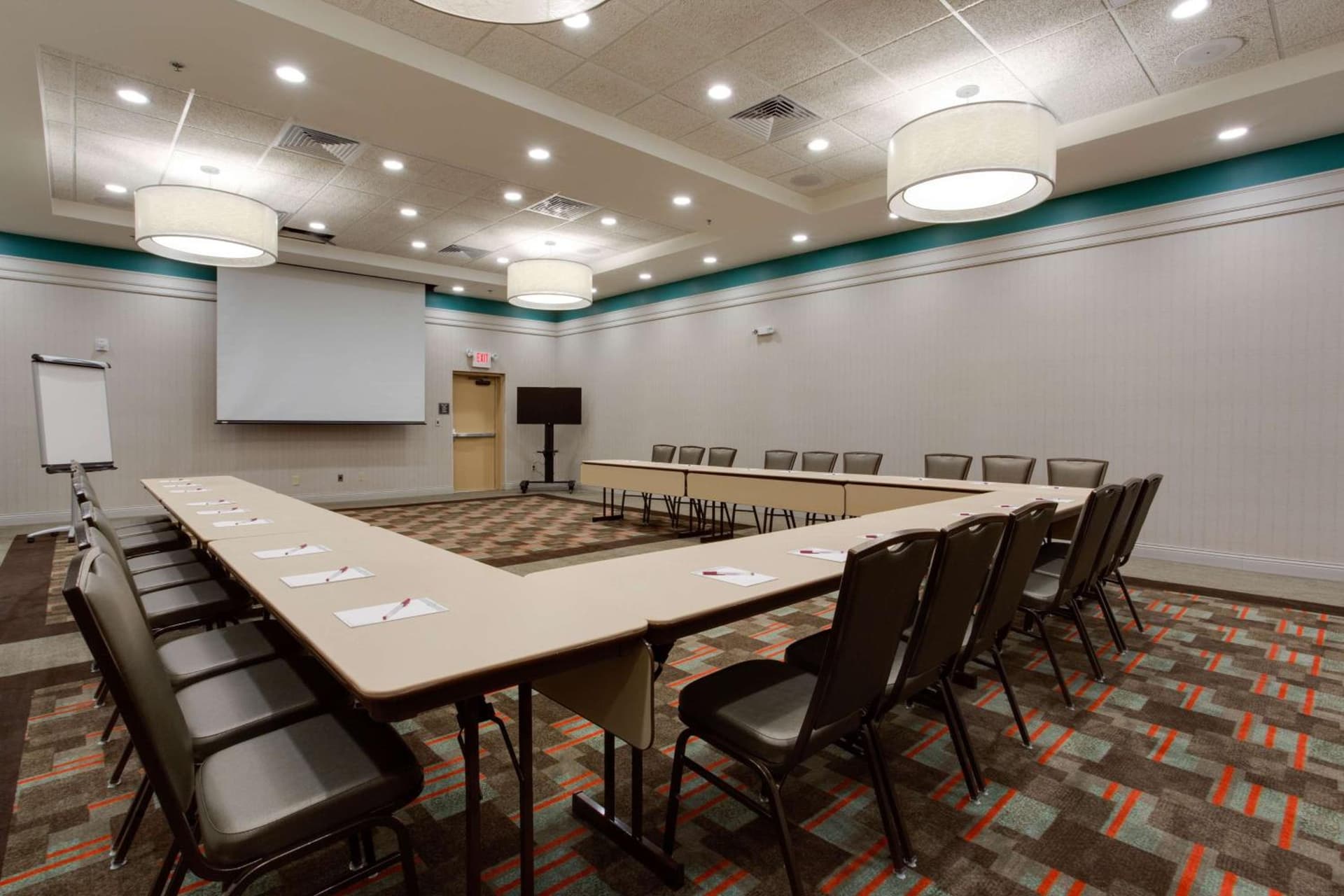 Drury Inn & Suites Charlotte Arrowood gallery photo in Charlotte, NC — image 17