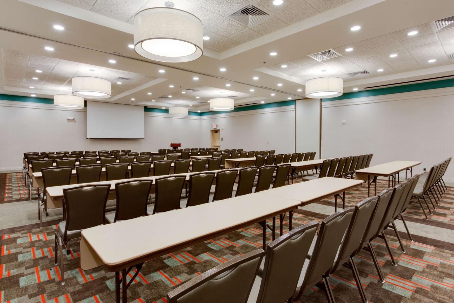 Drury Inn & Suites Charlotte Arrowood gallery photo in Charlotte, NC — image 5