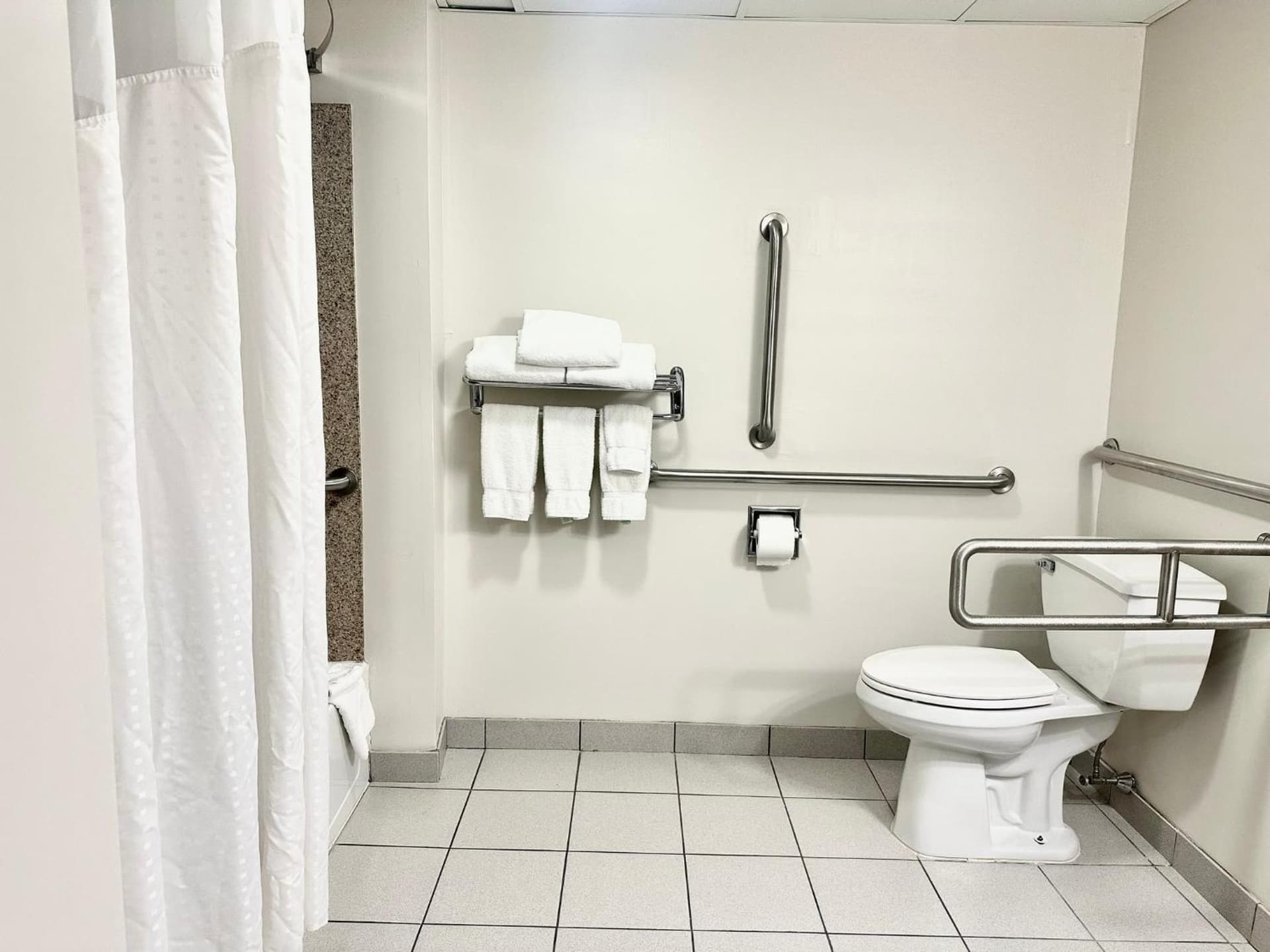 Holiday Inn Express and Suites Meriden by IHG gallery photo in Meriden, CT — image 64