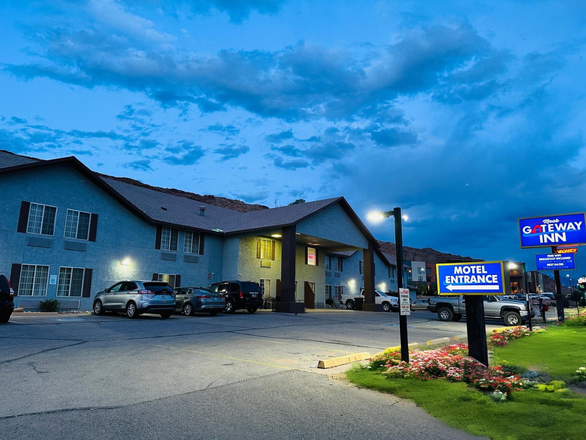 Moab Gateway Inn at Arches Nat'l Park featured exterior or lobby in Moab, UT — similar hotel