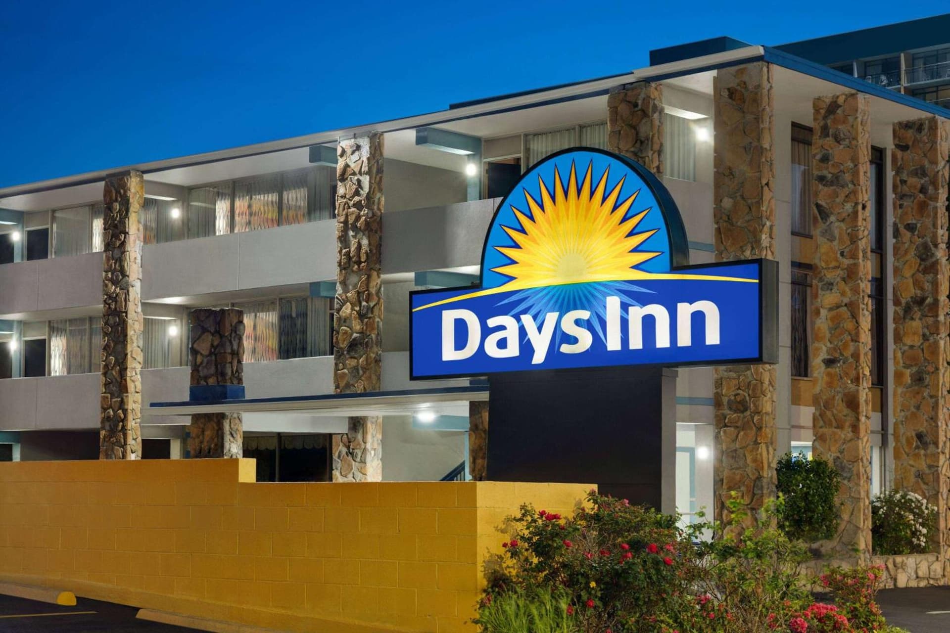 Days Inn by Wyndham Myrtle Beach-Beach Front property views in Myrtle Beach, SC — gallery photo 3