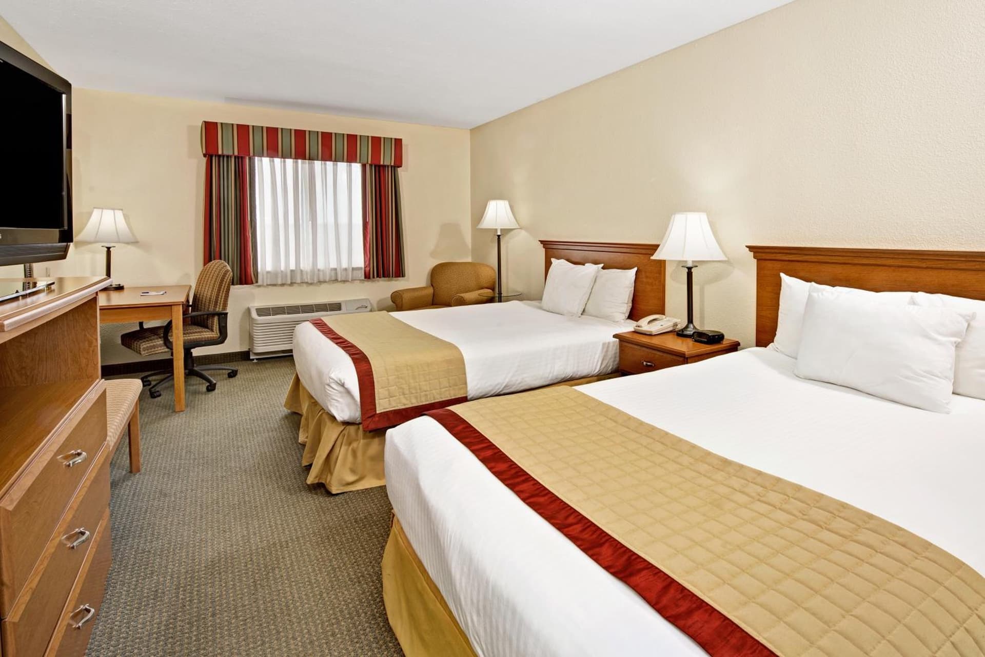 Baymont by Wyndham Indianapolis interior in Indianapolis, IN — gallery photo 2