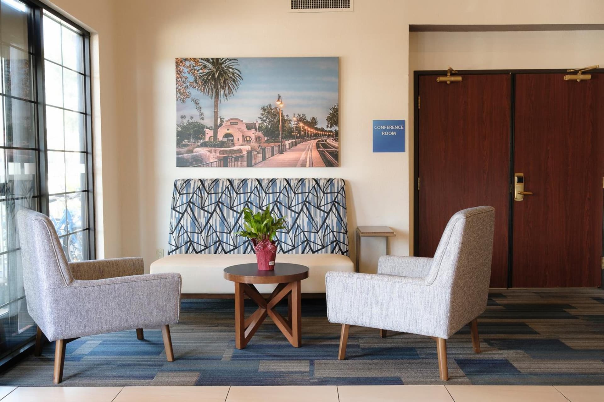 Holiday Inn Express Davis-University Area by IHG interior in Davis, CA — gallery photo 2