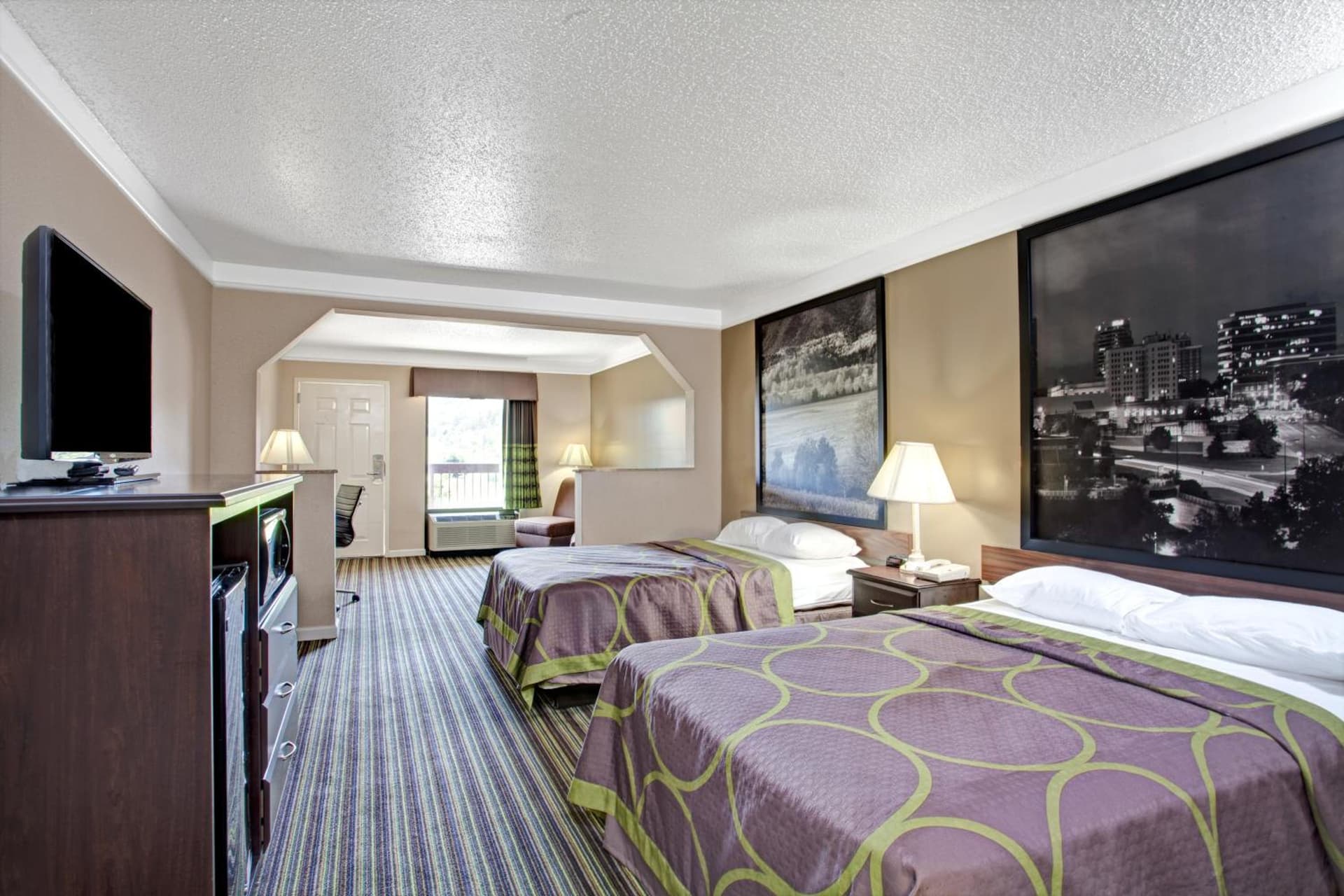 Super 8 by Wyndham Knoxville East gallery photo in Knoxville, TN — image 22