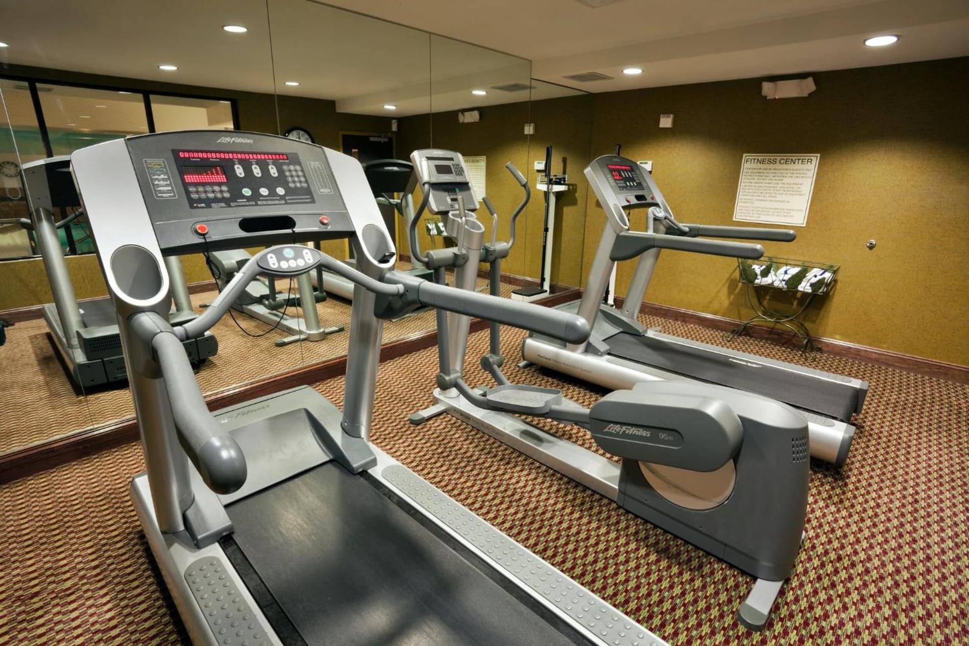 Holiday Inn Express Hotel & Suites Birmingham - Inverness 280 by IHG gallery photo in Birmingham, AL — image 10