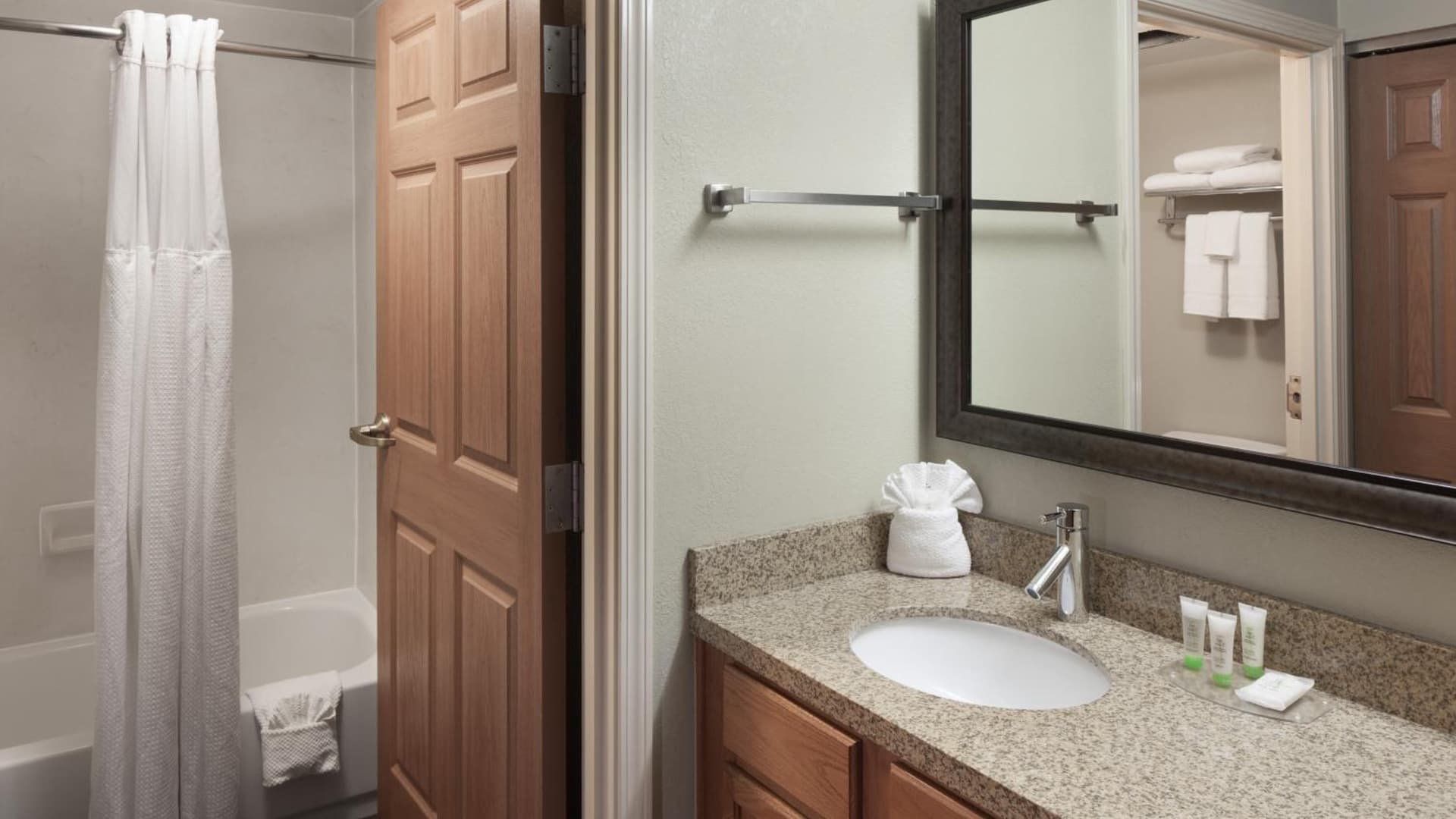 Staybridge Suites Jackson by IHG gallery photo in Ridgeland, MS — image 37