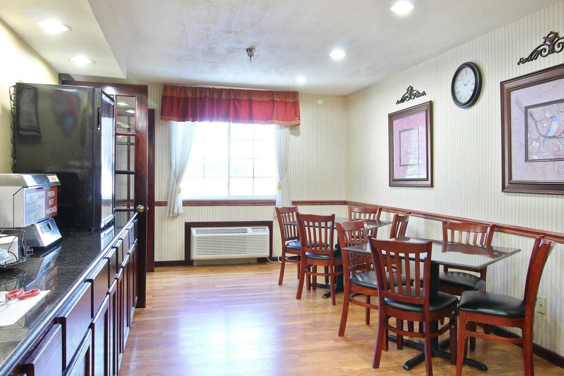 Baymont by Wyndham Muskegon gallery photo in Muskegon, MI — image 25