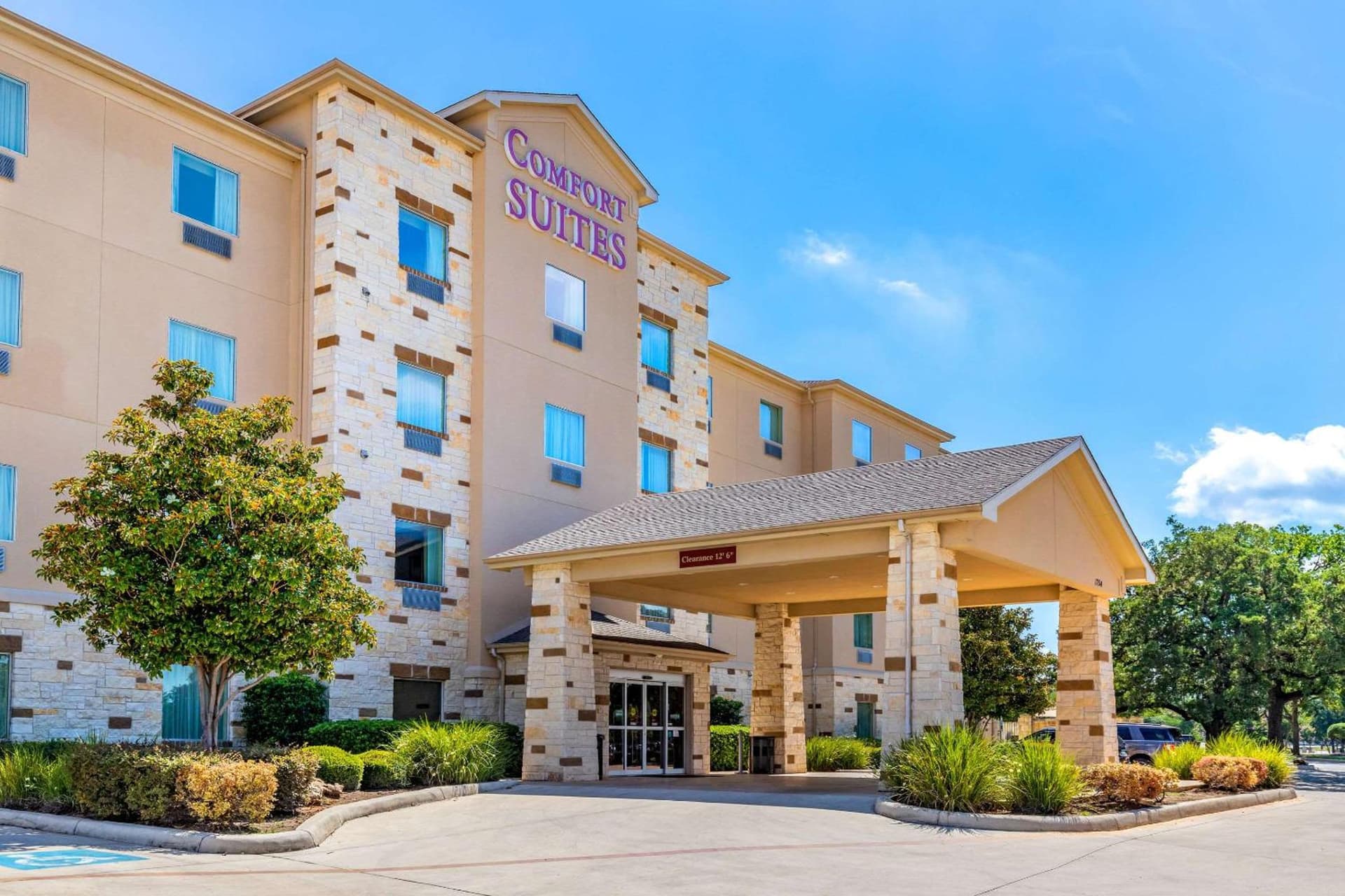 Comfort Suites San Antonio North - Stone Oak interior in San Antonio, TX — gallery photo 2