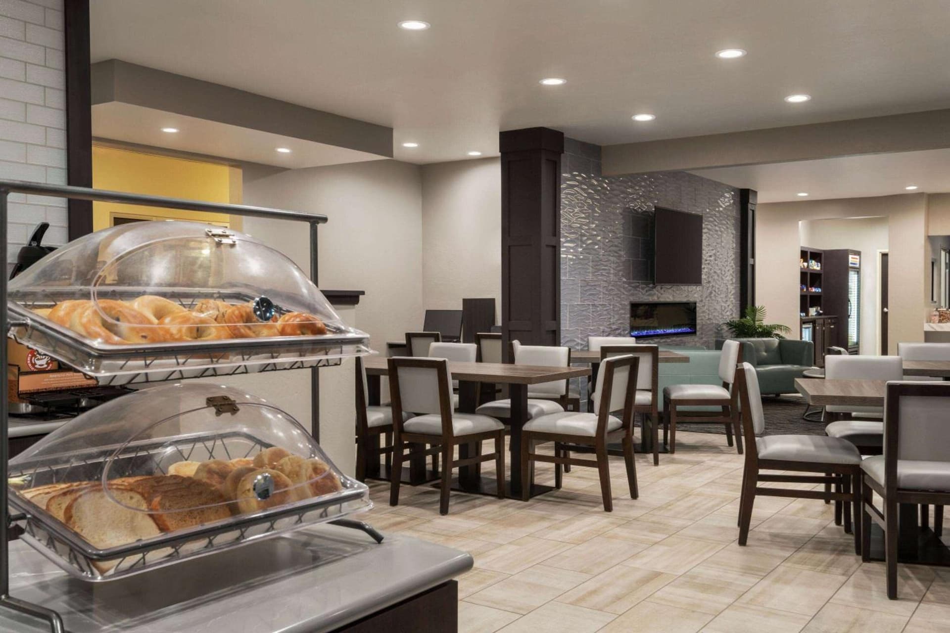 Best Western Plus Paper Valley Hotel interior in Appleton, WI — gallery photo 2