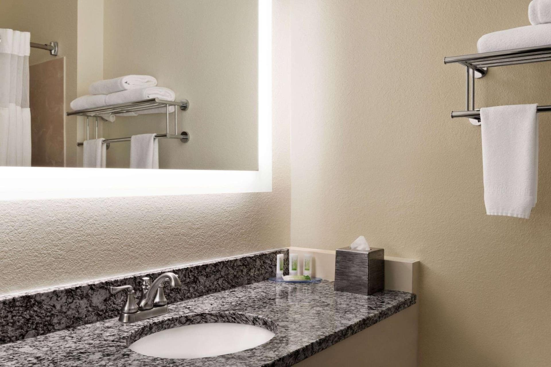 Best Western Plus Paper Valley Hotel gallery photo in Appleton, WI — image 6