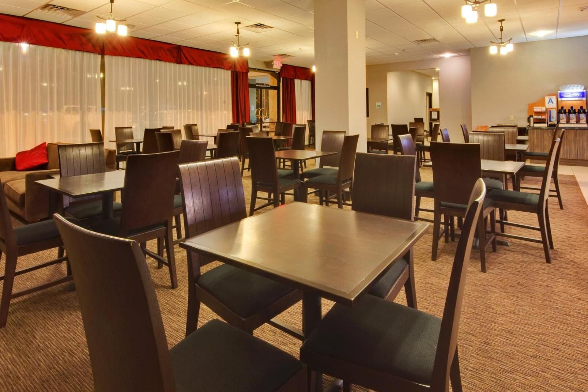 Holiday Inn Express Los Angeles LAX Airport by IHG gallery photo in Los Angeles, CA — image 37
