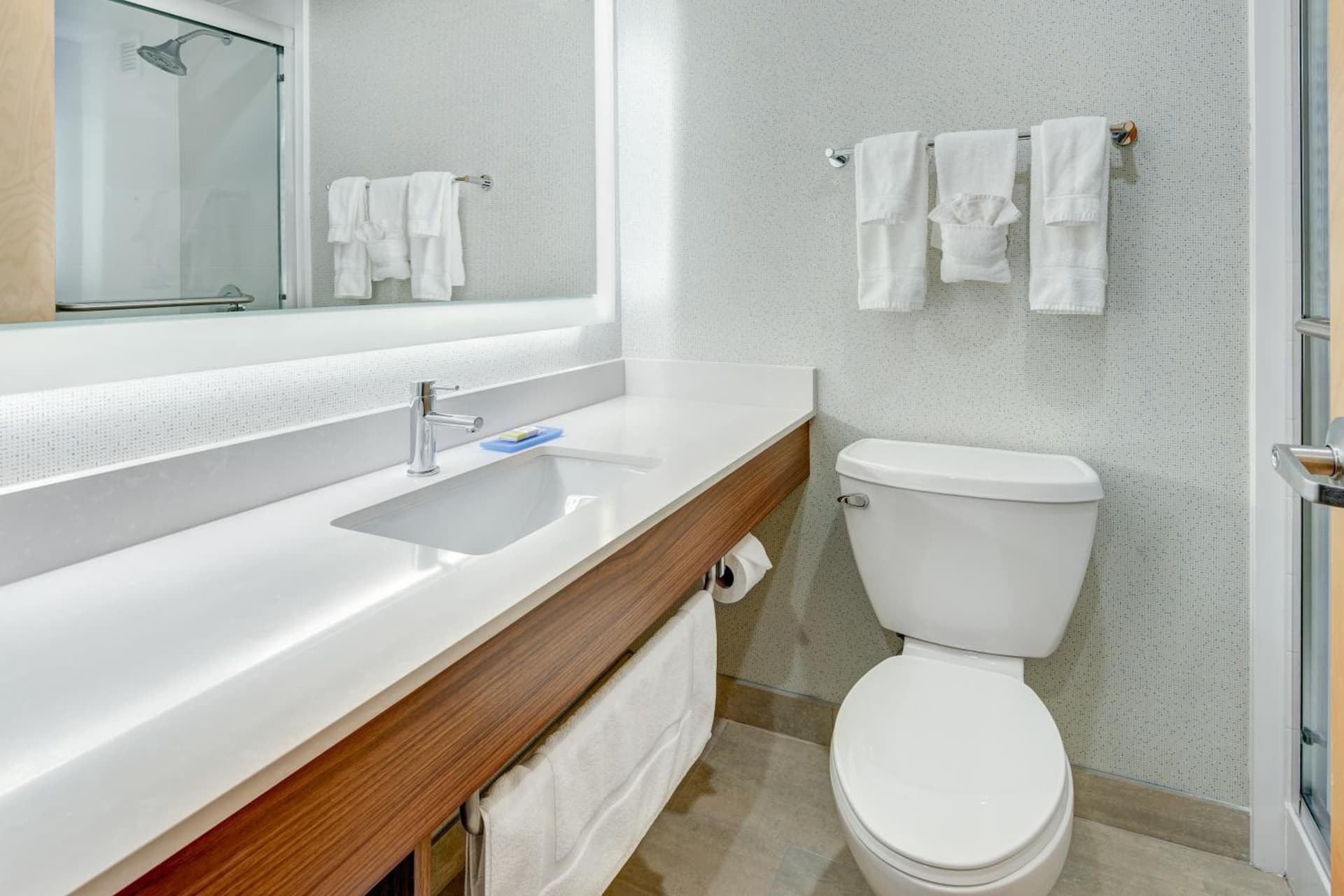 Holiday Inn Express & Suites West Long Branch - Eatontown by IHG gallery photo in West Long Branch, NJ — image 16
