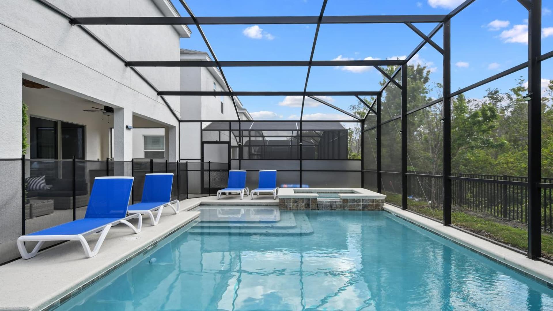 Veranda Palm Resort 12br Pool Spa Villa 2448 interior in Kissimmee, FL — gallery photo 2