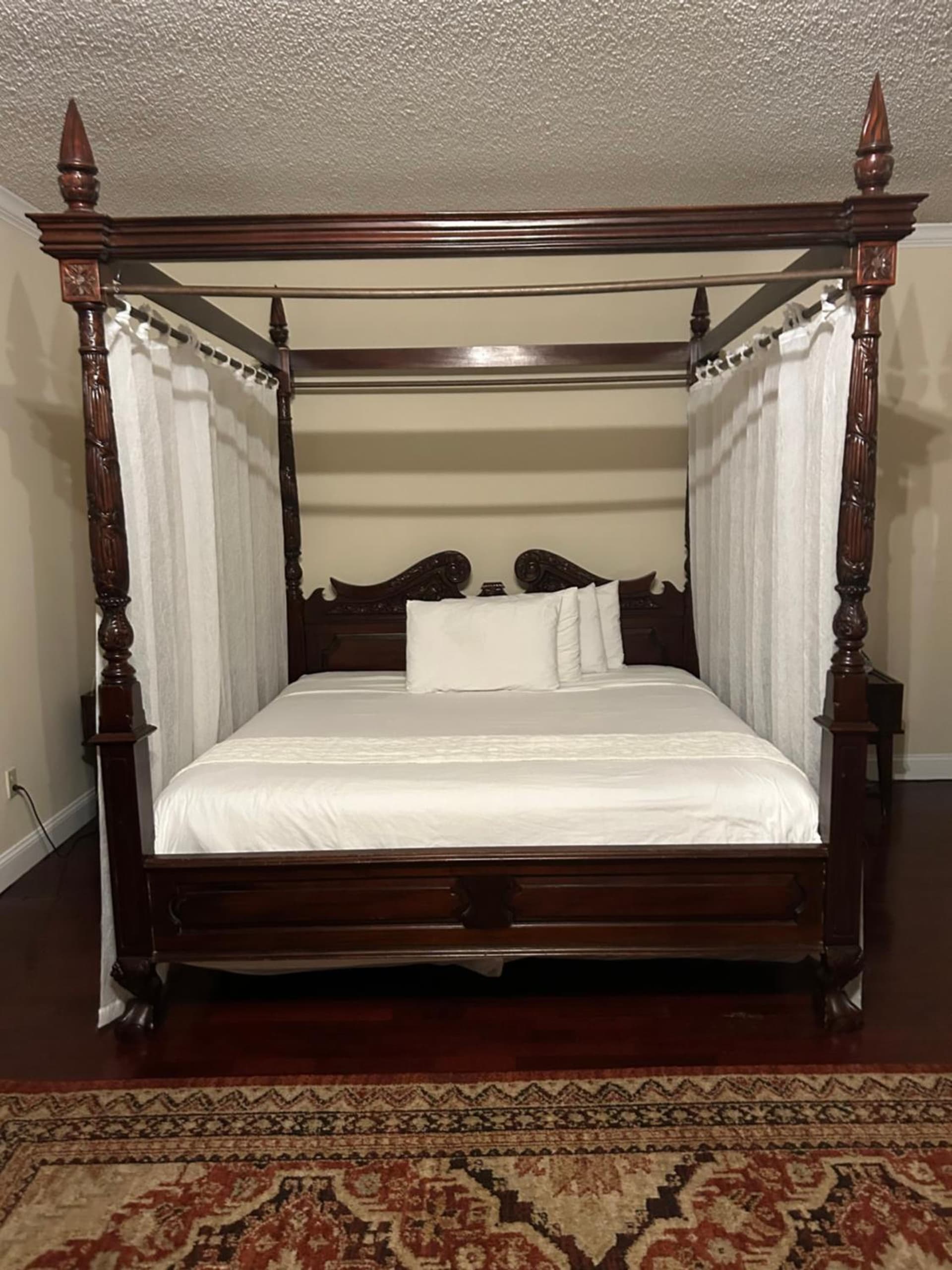 Colts Neck Inn Hotel gallery photo in Colts Neck — image 73