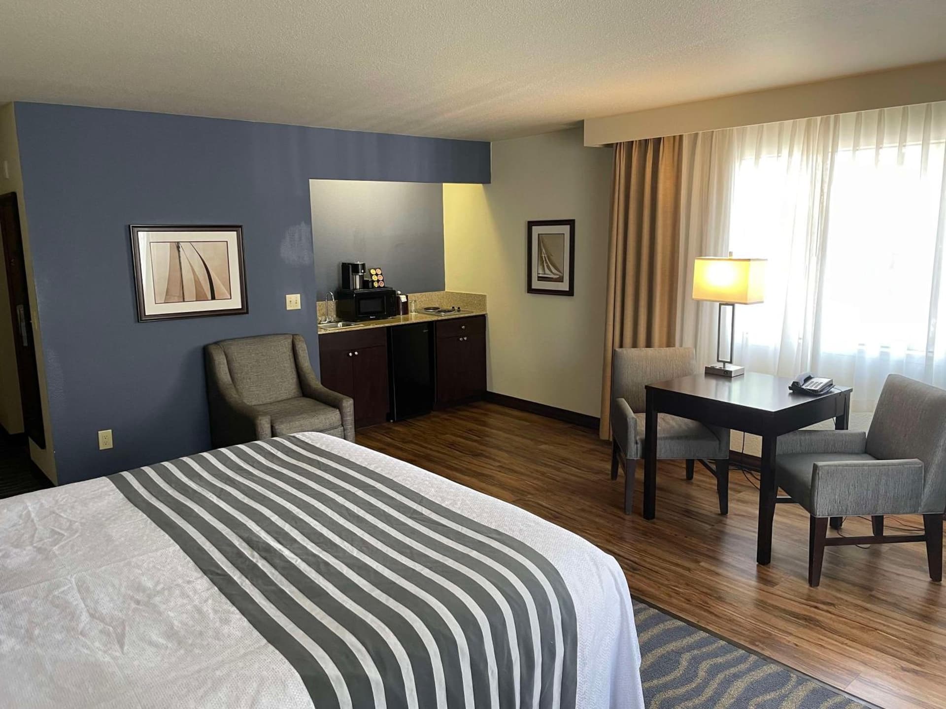 Best Western Plus Edmonds Harbor Inn gallery photo in Edmonds, WA — image 78