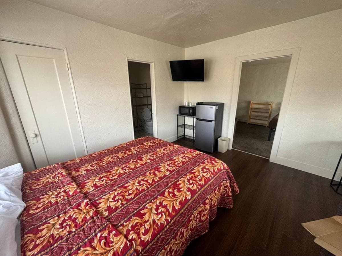 The Oaks Motel gallery photo in Gilroy, CA — image 5