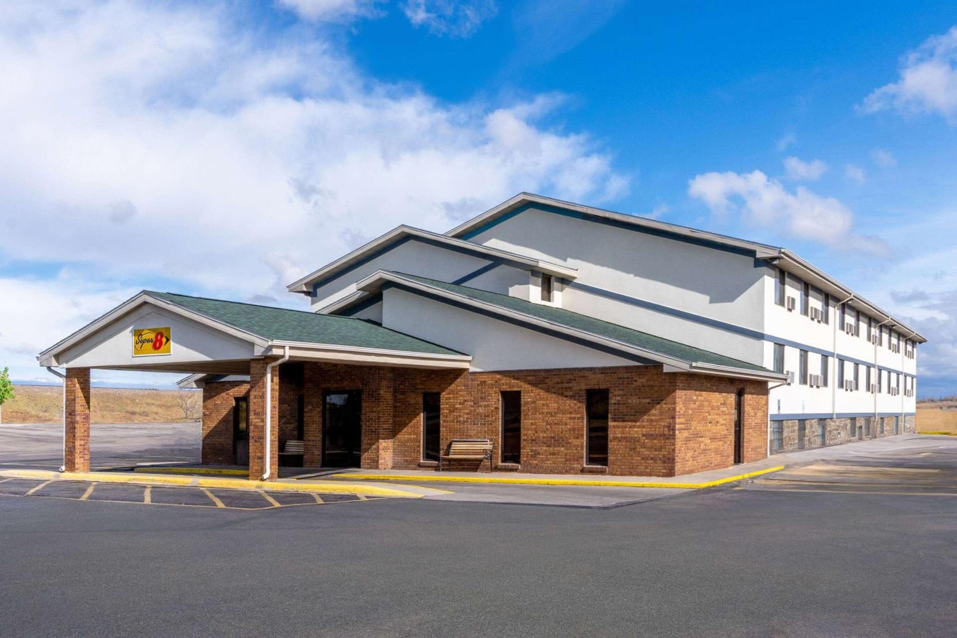 Super 8 by Wyndham Cheyenne WY property views in Cheyenne, WY — gallery photo 3