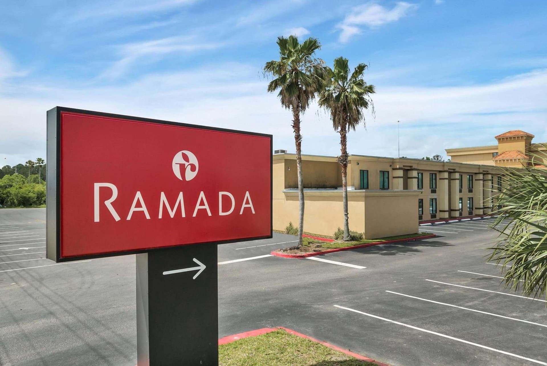 Ramada by Wyndham Jacksonville I-95 by Butler Blvd gallery photo in Jacksonville, FL — image 61