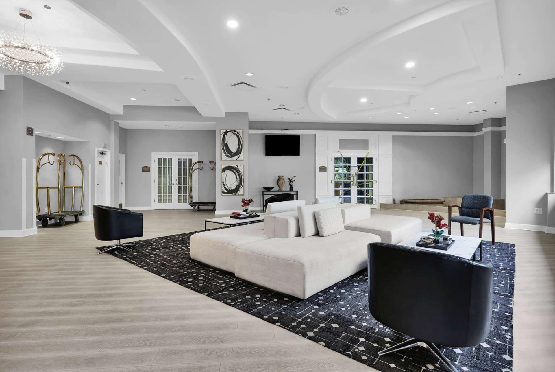 Ramada by Wyndham Jacksonville I-95 by Butler Blvd gallery photo in Jacksonville, FL — image 126