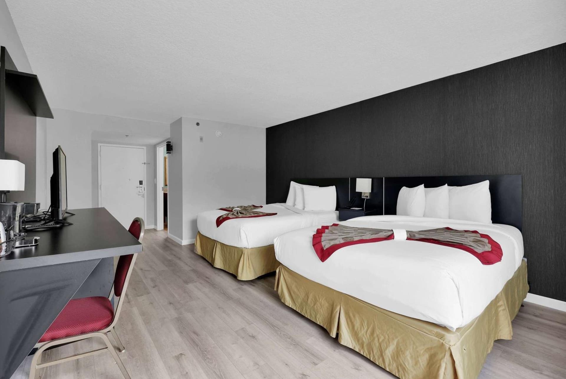 Ramada by Wyndham Jacksonville I-95 by Butler Blvd gallery photo in Jacksonville, FL — image 18