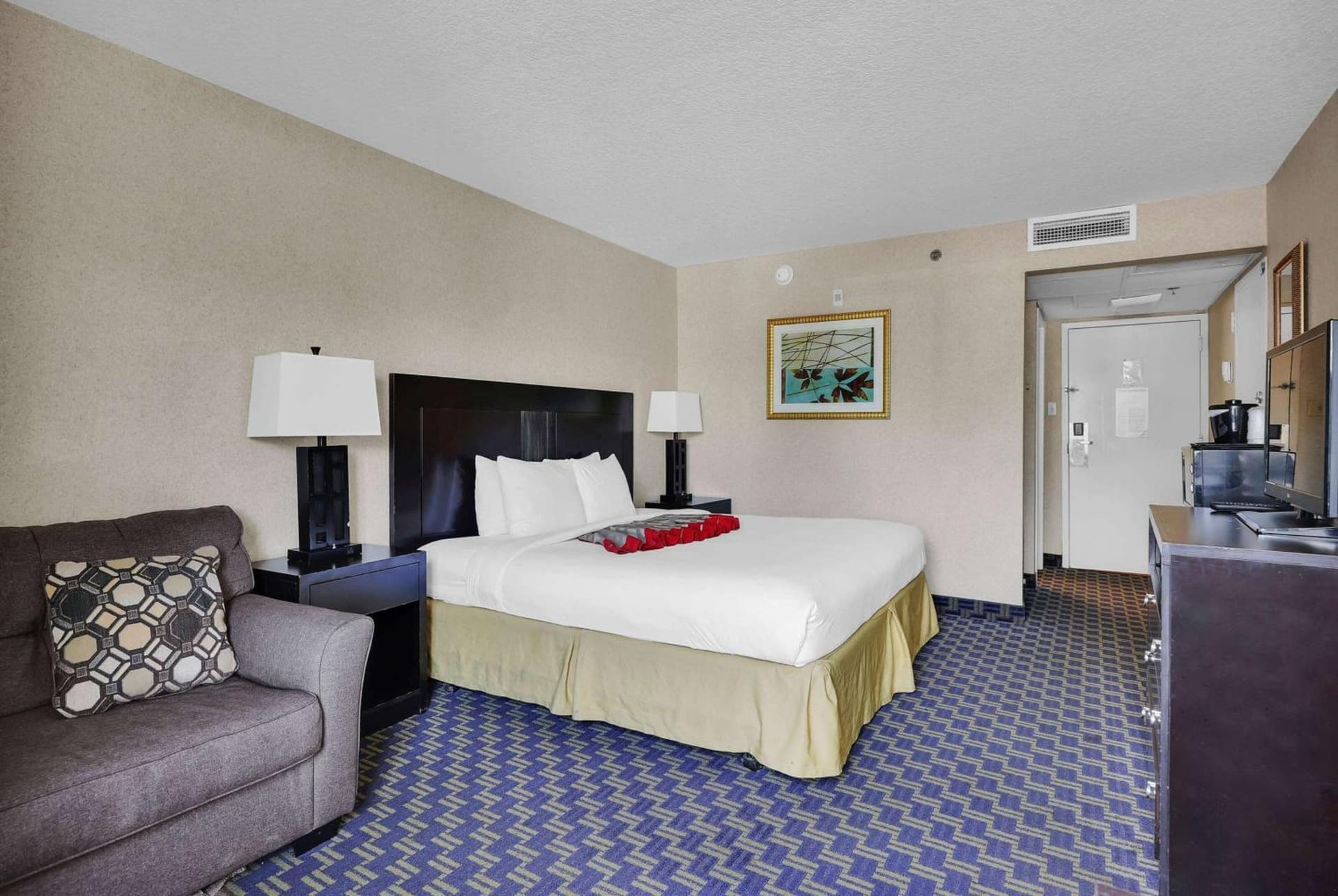 Ramada by Wyndham Jacksonville I-95 by Butler Blvd gallery photo in Jacksonville, FL — image 119