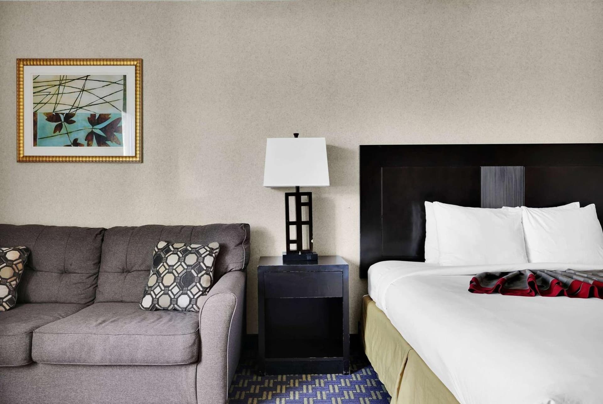 Ramada by Wyndham Jacksonville I-95 by Butler Blvd gallery photo in Jacksonville, FL — image 32