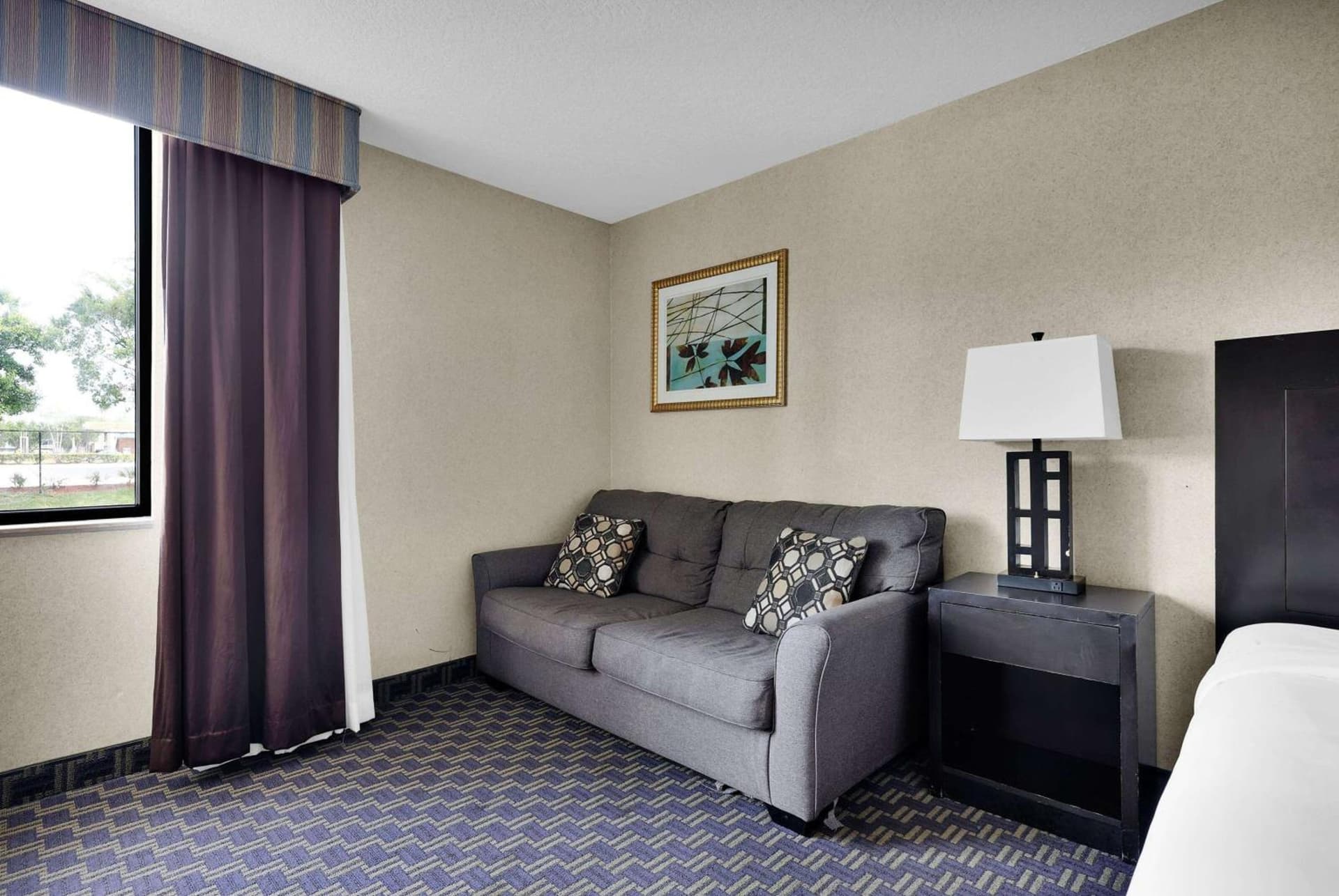 Ramada by Wyndham Jacksonville I-95 by Butler Blvd gallery photo in Jacksonville, FL — image 8