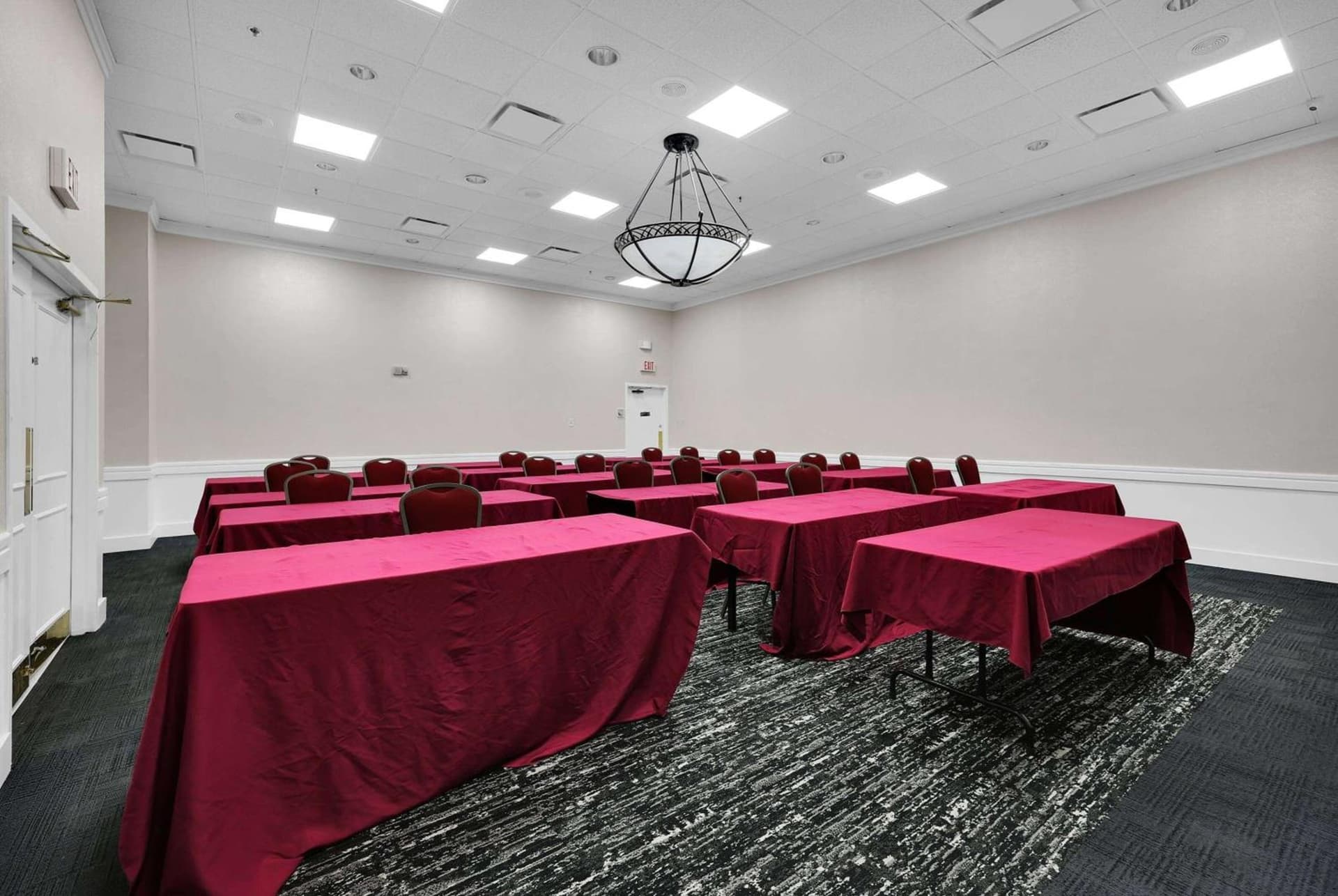 Ramada by Wyndham Jacksonville I-95 by Butler Blvd gallery photo in Jacksonville, FL — image 124