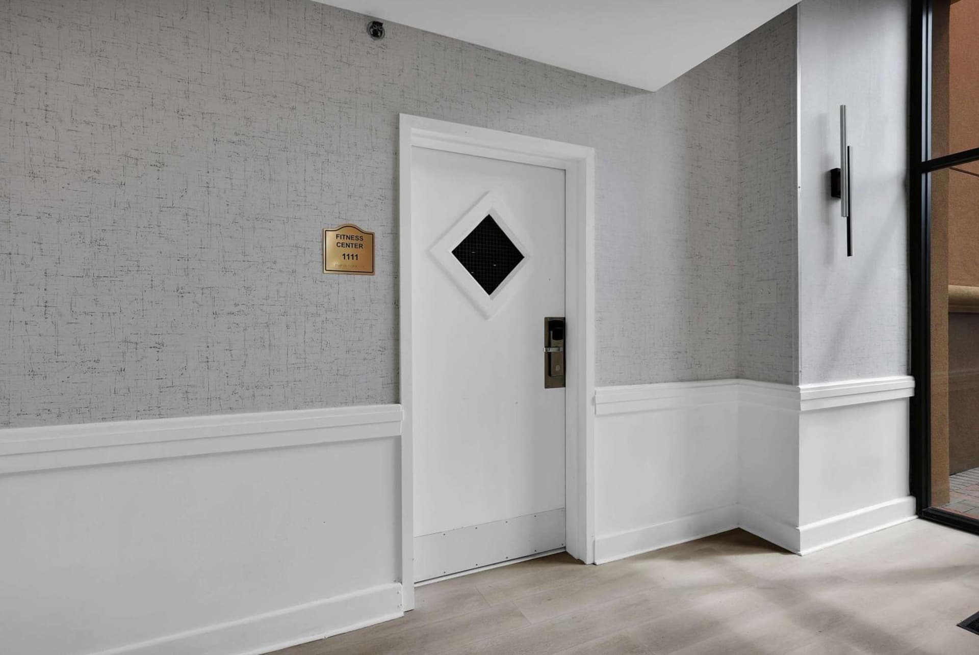 Ramada by Wyndham Jacksonville I-95 by Butler Blvd gallery photo in Jacksonville, FL — image 12