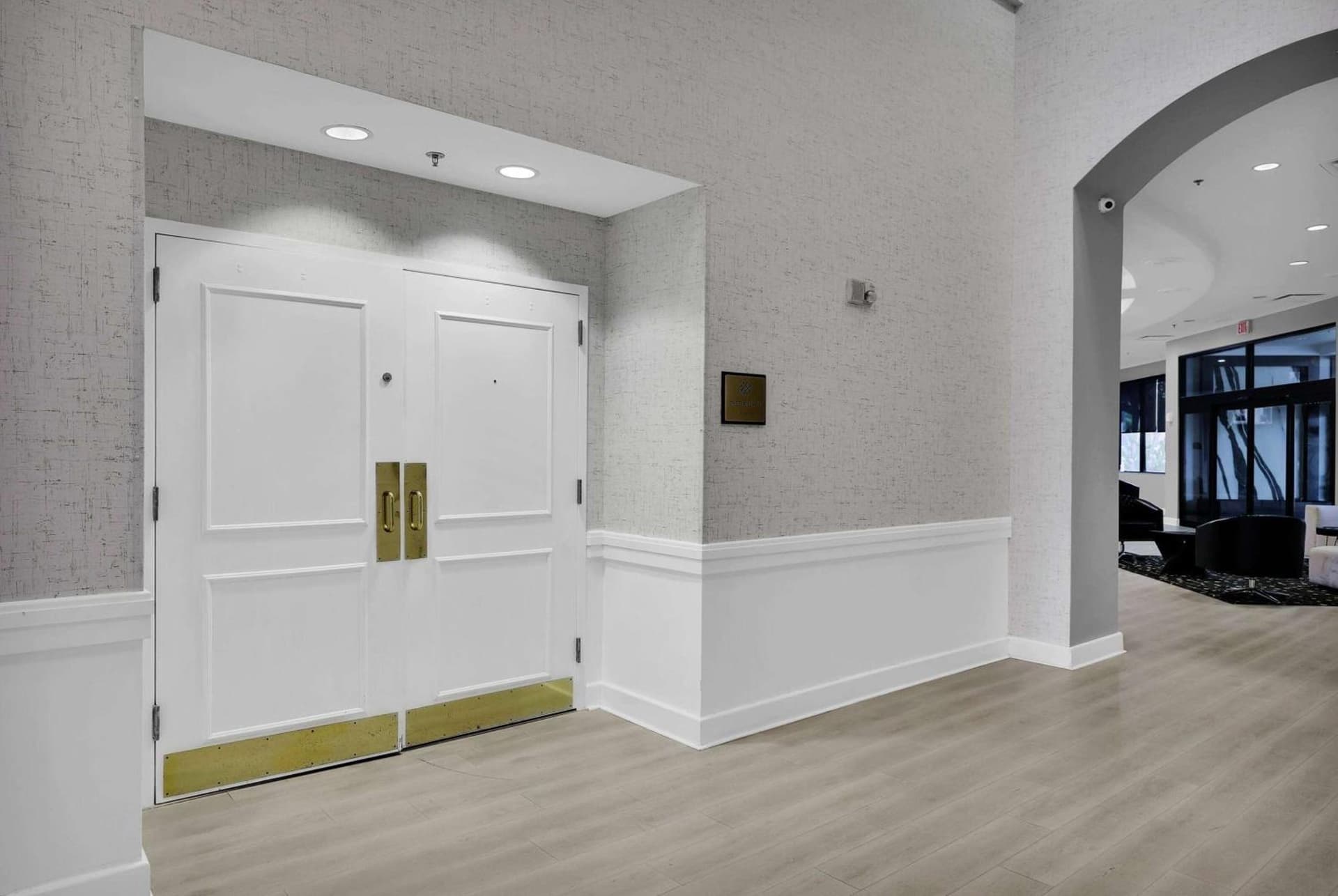 Ramada by Wyndham Jacksonville I-95 by Butler Blvd gallery photo in Jacksonville, FL — image 75