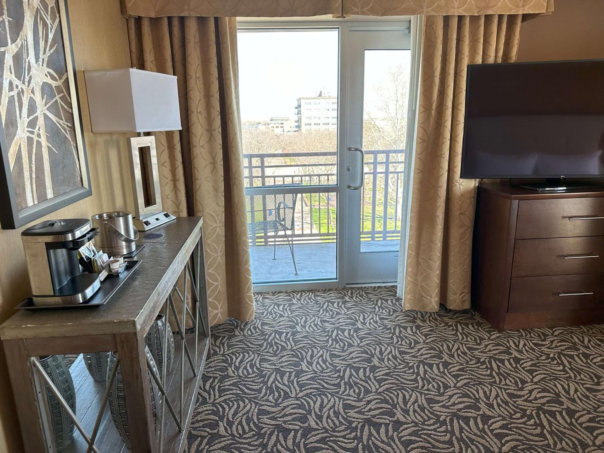 DoubleTree by Hilton Bay City - Riverfront gallery photo in Bay City, MI — image 12