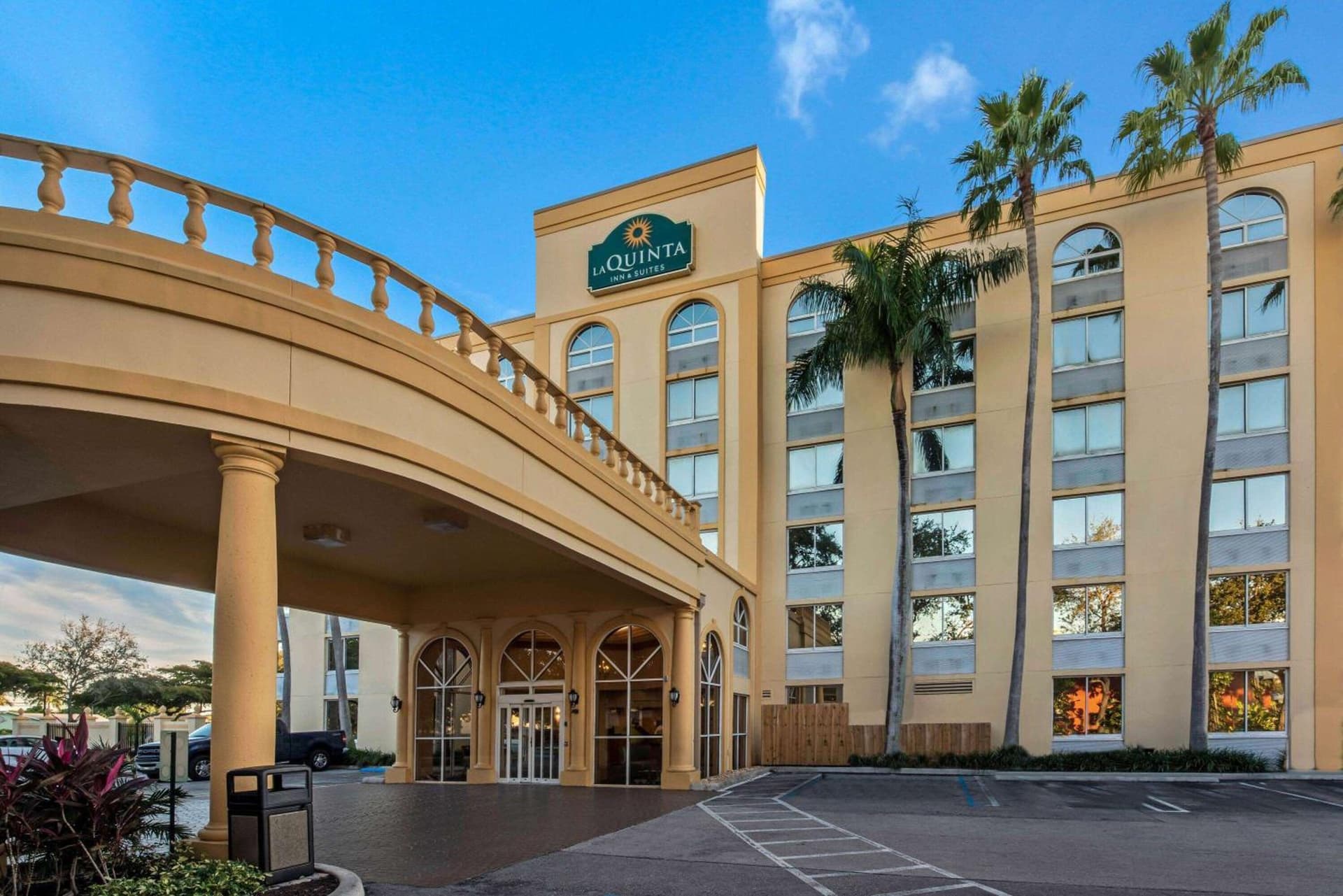 La Quinta by Wyndham West Palm Beach Airport property views in West Palm Beach, FL — gallery photo 3