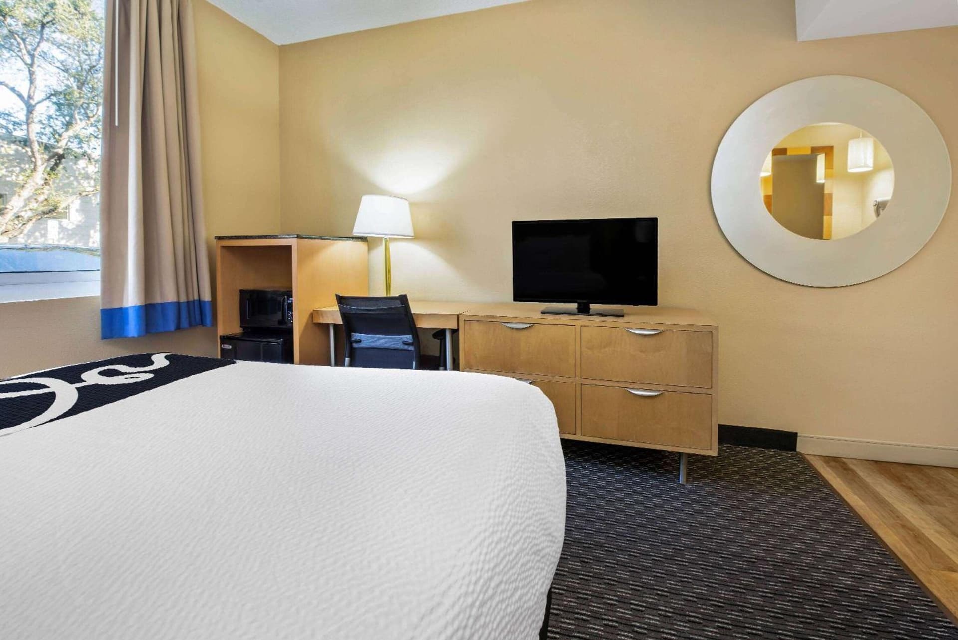 La Quinta by Wyndham West Palm Beach Airport gallery photo in West Palm Beach, FL — image 4
