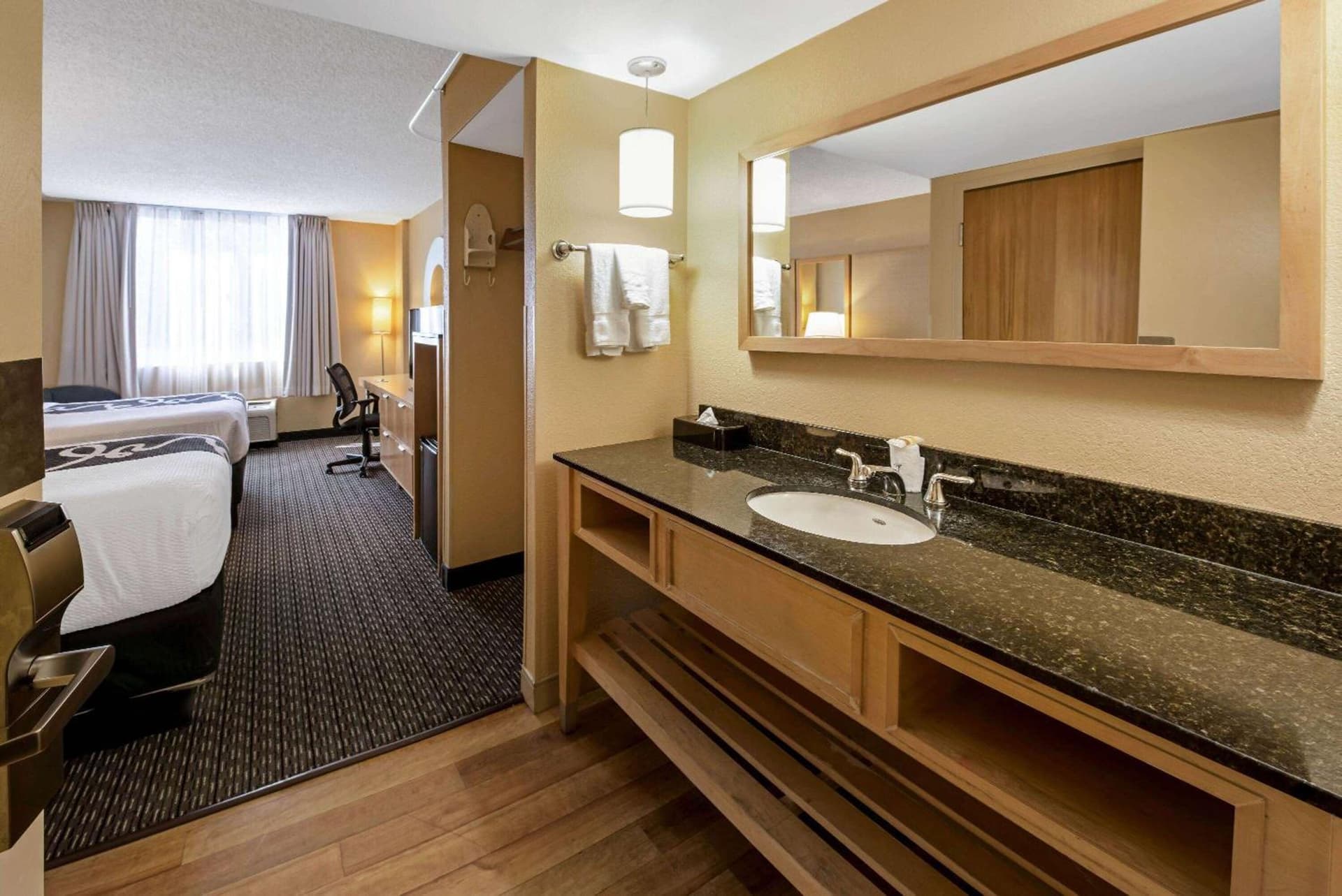 La Quinta by Wyndham West Palm Beach Airport gallery photo in West Palm Beach, FL — image 24