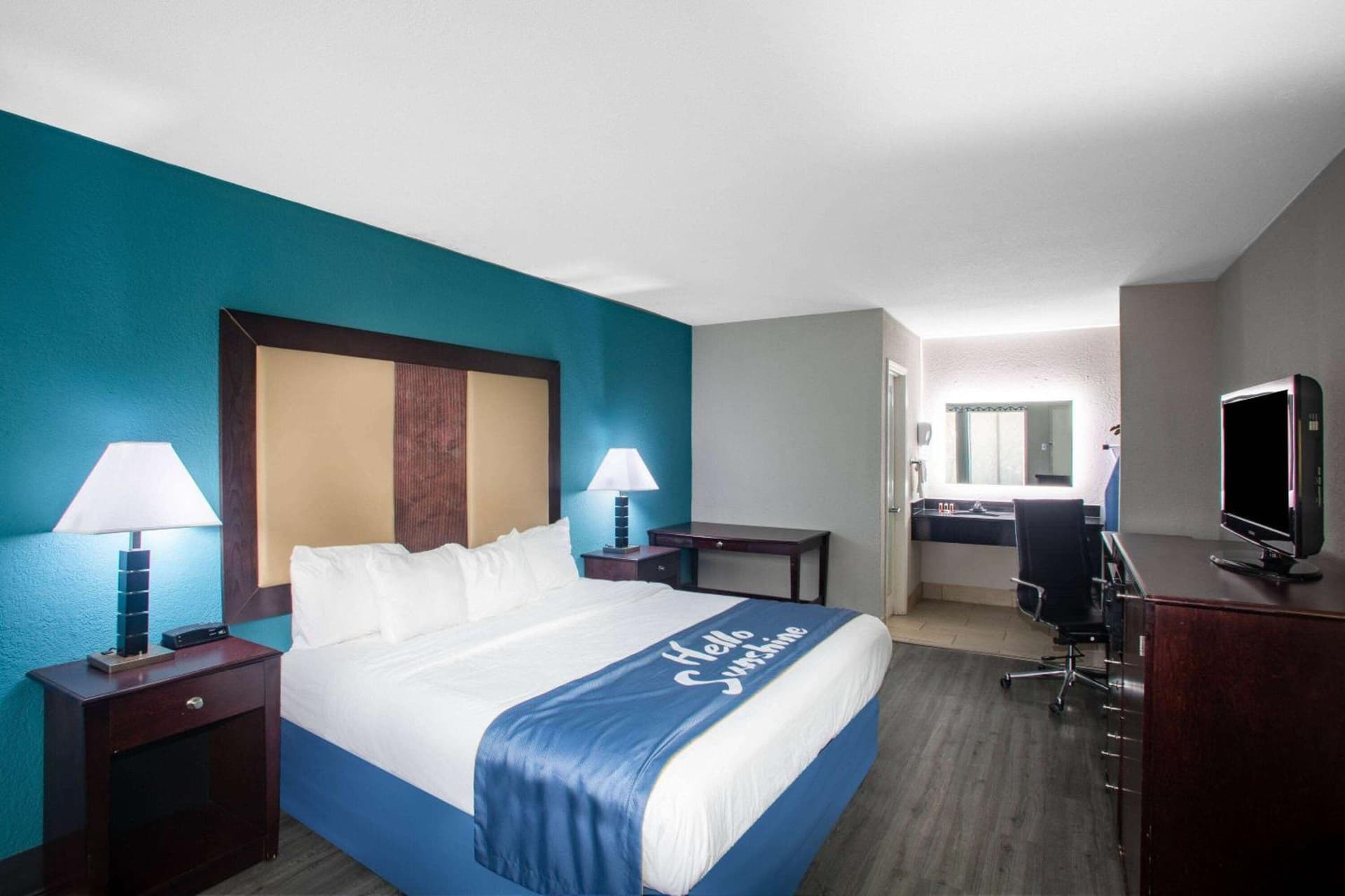 Days Inn by Wyndham Mobile I-65 gallery photo in Mobile, AL — image 52