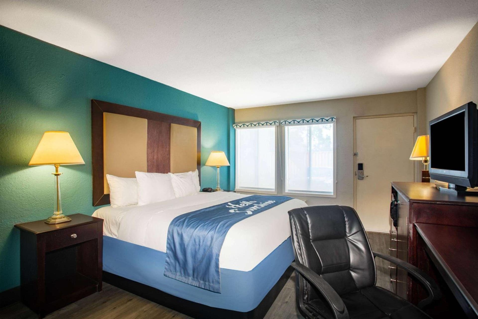Days Inn by Wyndham Mobile I-65 gallery photo in Mobile, AL — image 49