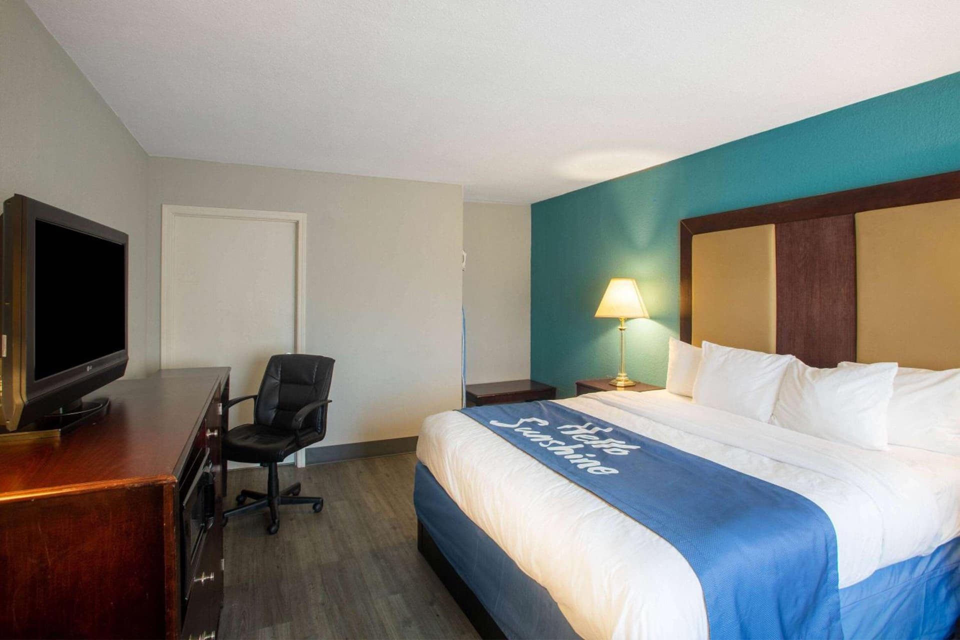 Days Inn by Wyndham Mobile I-65 gallery photo in Mobile, AL — image 47