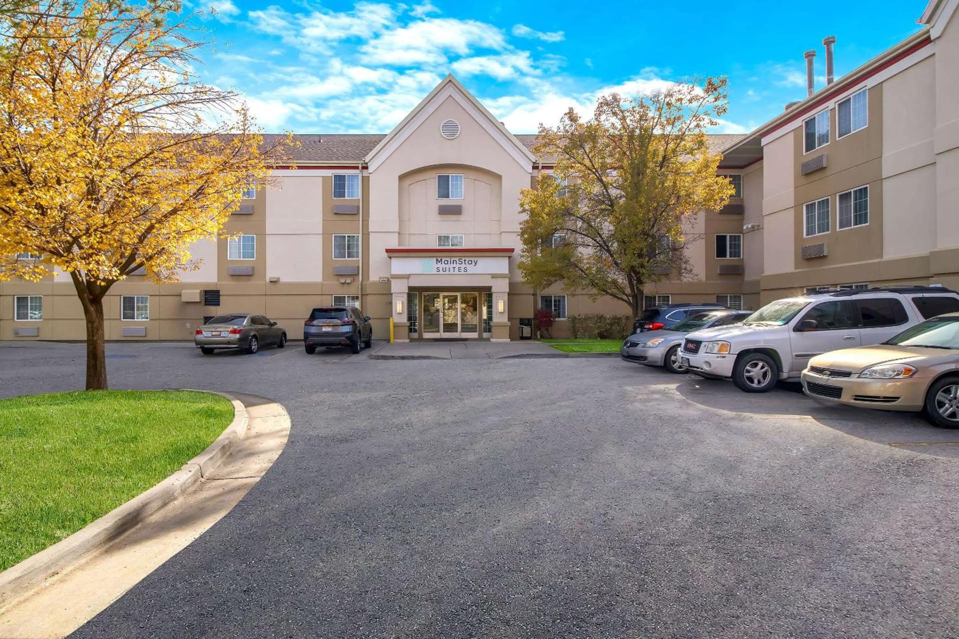 MainStay Suites Salt Lake City Fort Union property views in Midvale, UT — gallery photo 3