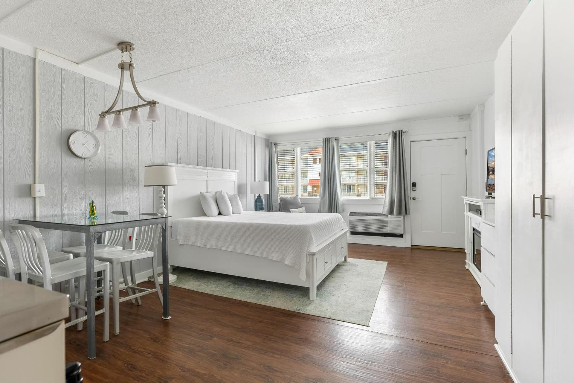 Beachcomber Resort interior in Avalon, NJ — gallery photo 2